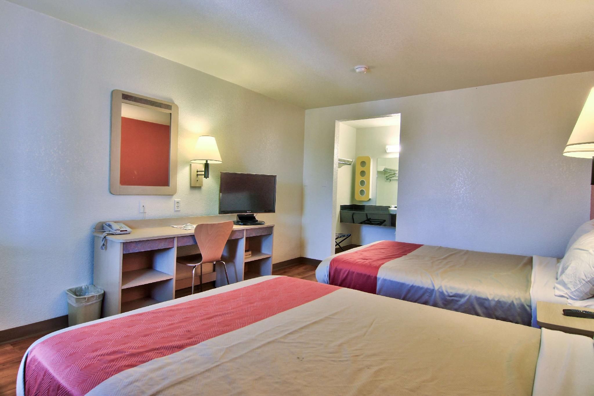 2 Queen Beds | Non-Smoking, Micfridge