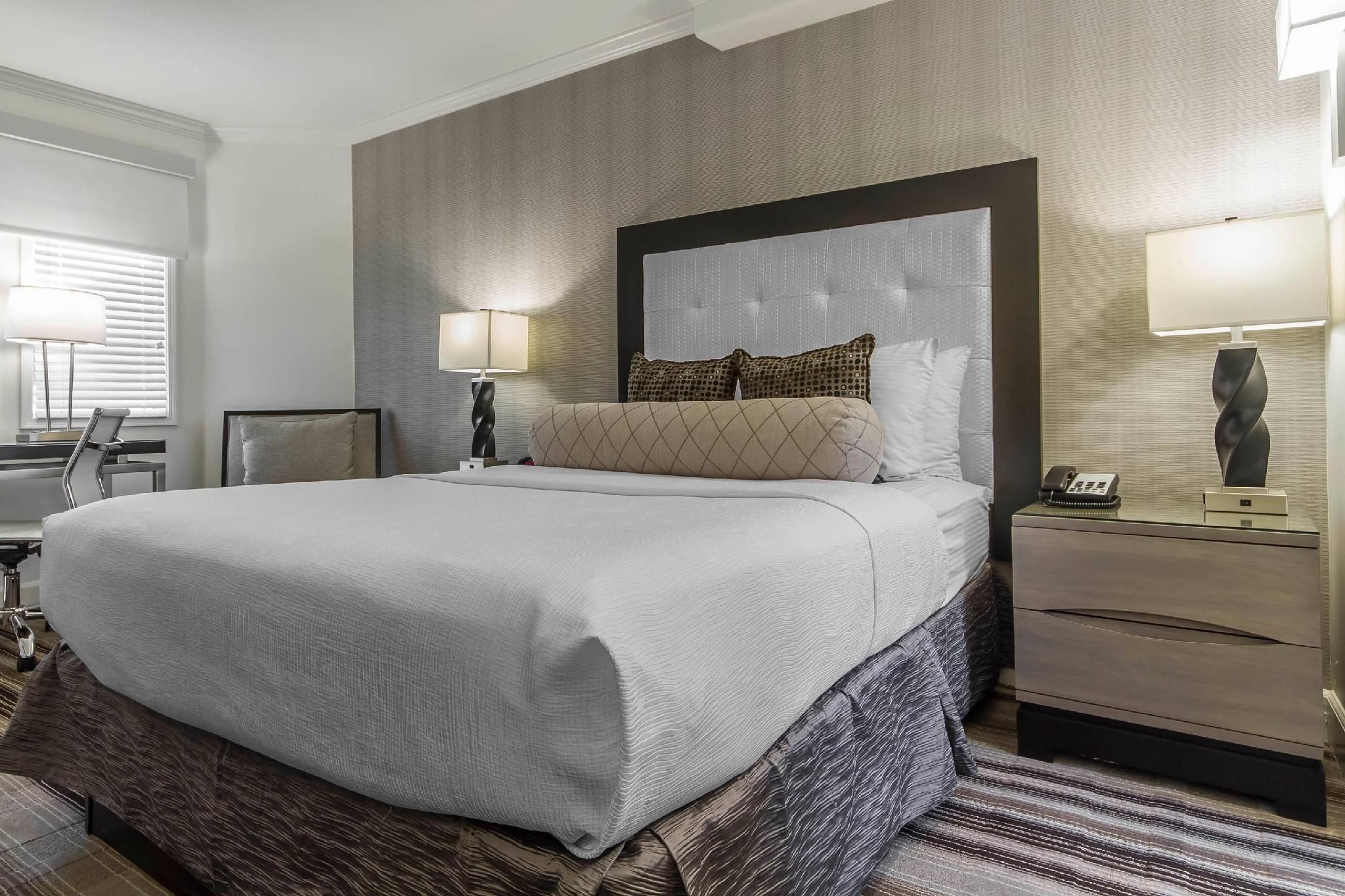 1 Queen Bed, Nonsmoking