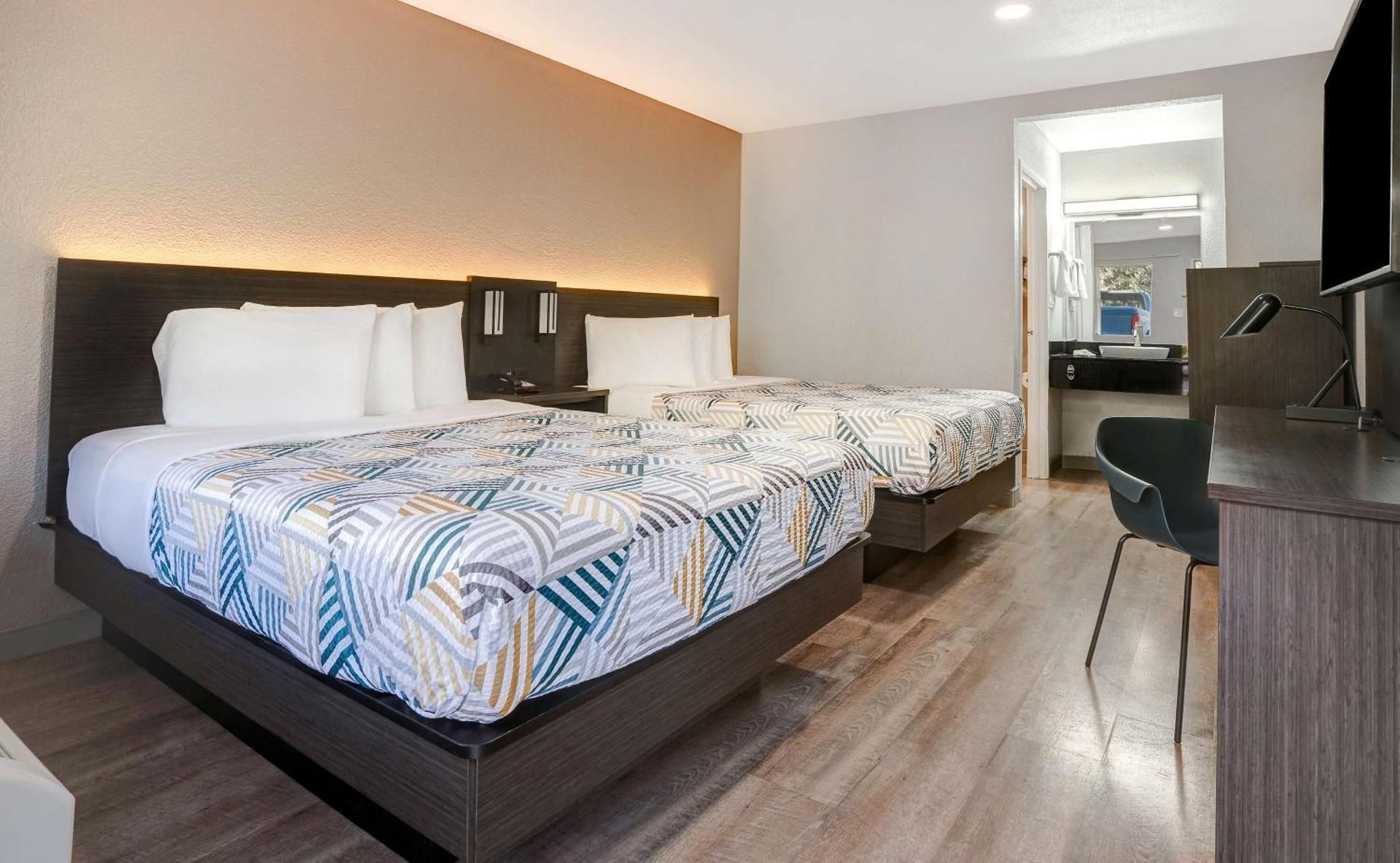Deluxe Queen Room with Two Queen Beds