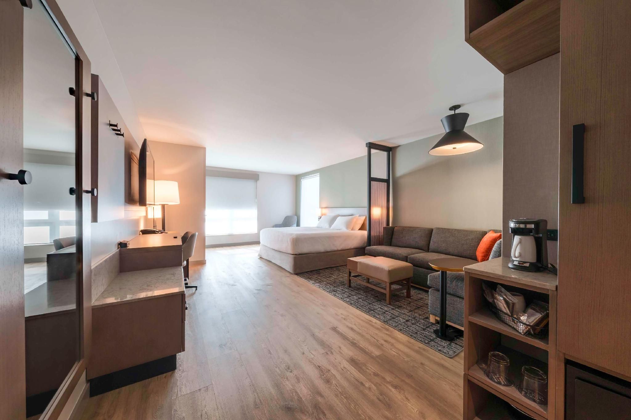 Accessible King Bed Rollin Shower (Plus Sofa Bed)