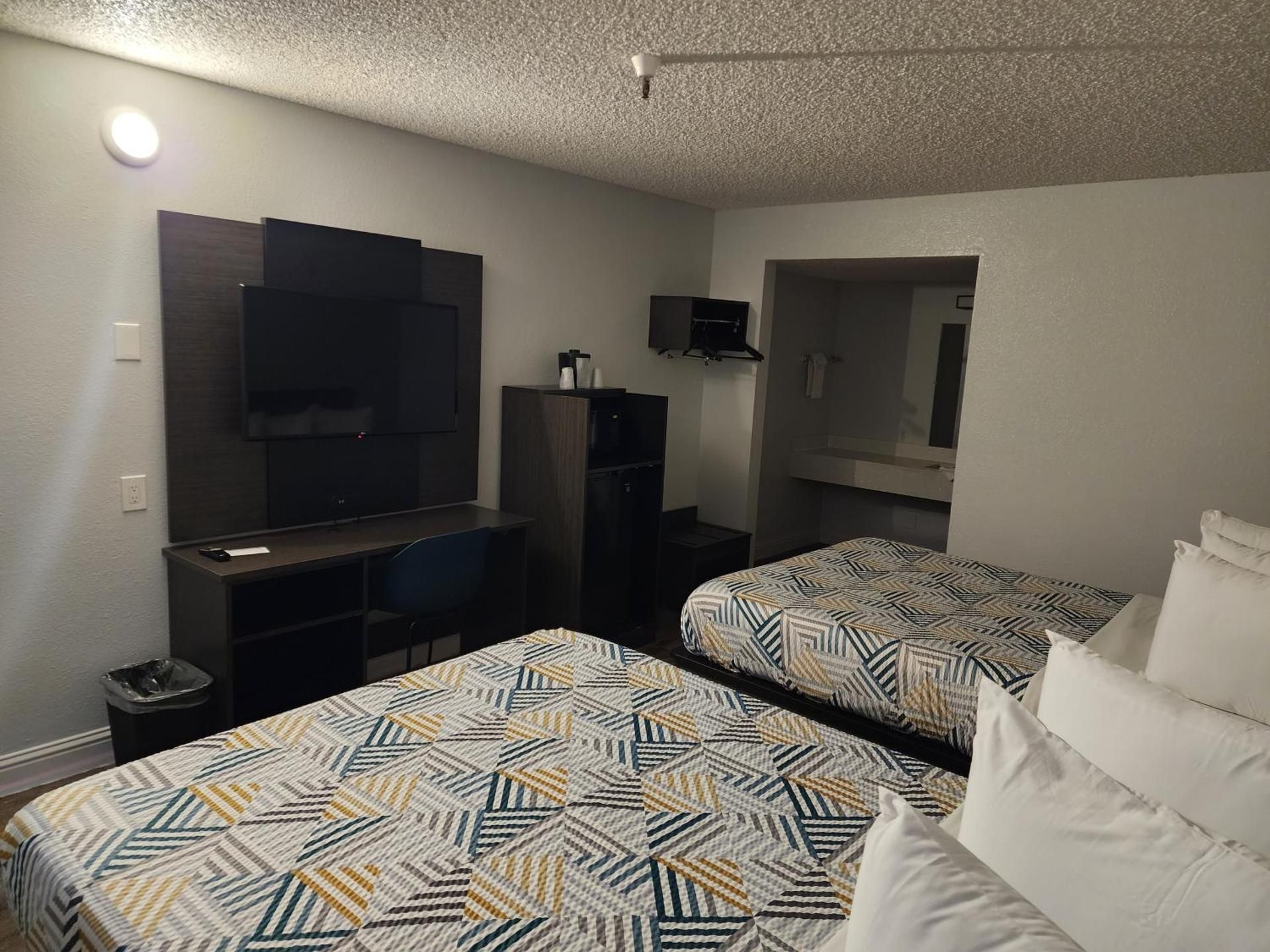 Queen Room with Two Queen Beds - Non-Smoking
