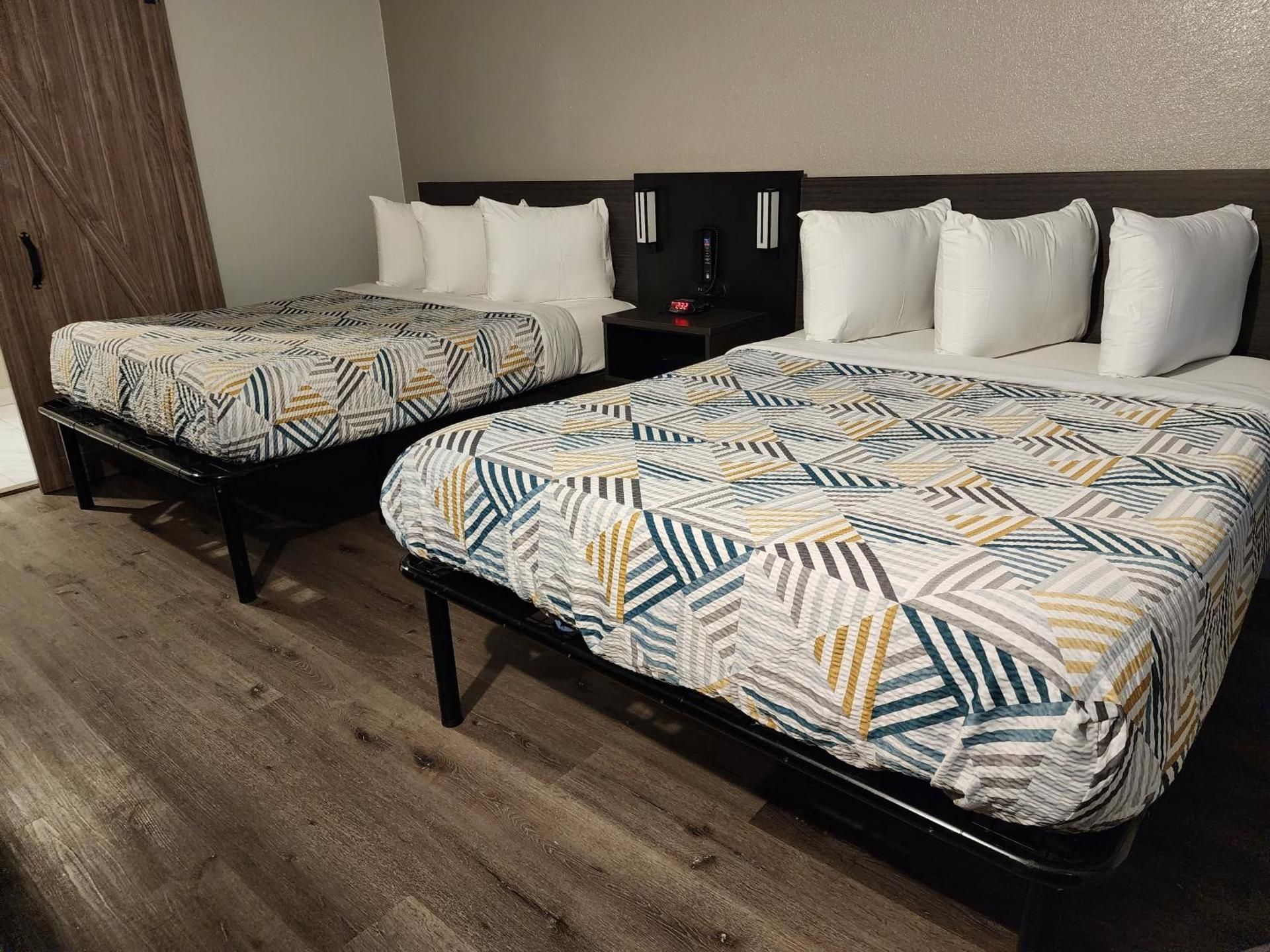 Queen Room with Two Queen Beds - Disability Access - Roll In Shower
