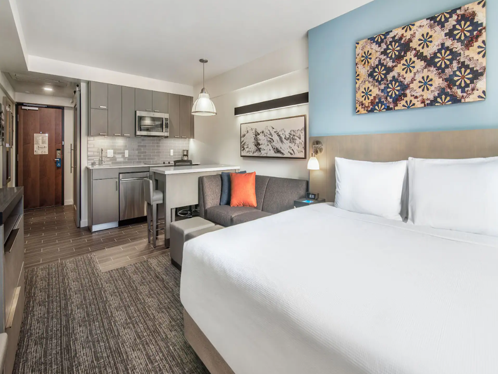 Accessible King Bedtub