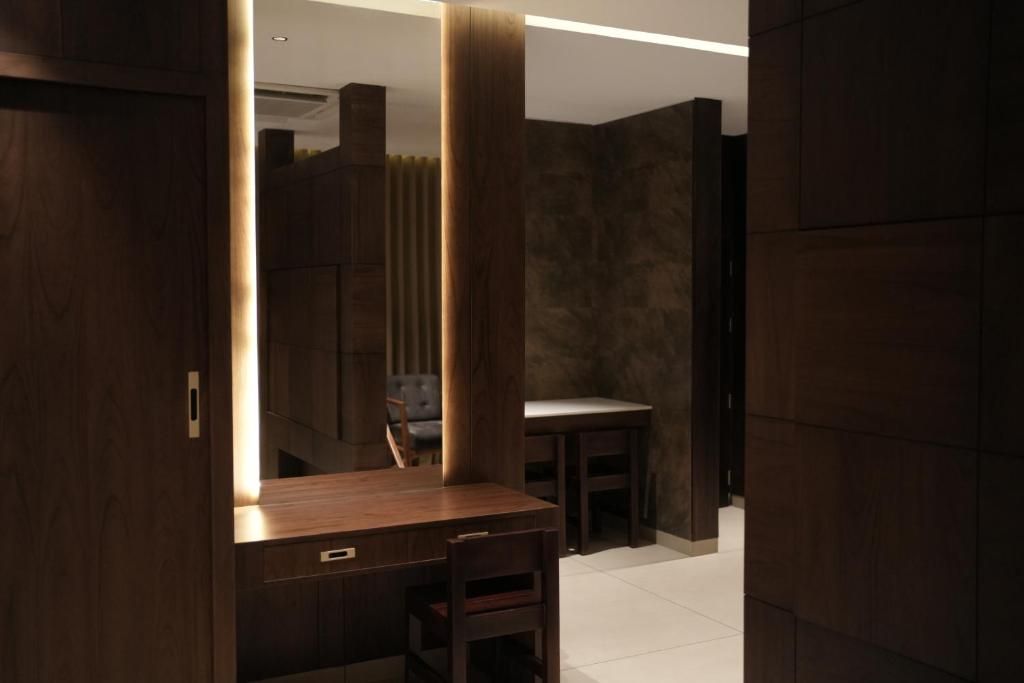 Jas Grand INN  Deluxe Suite 7