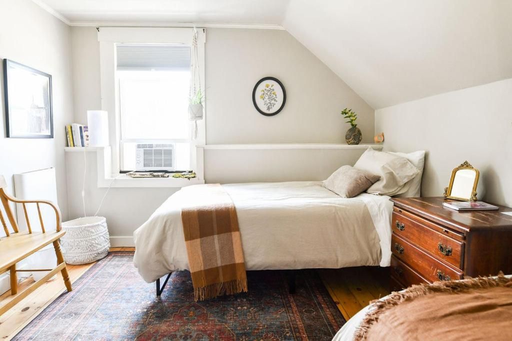 Twin Room with Shared Bathroom