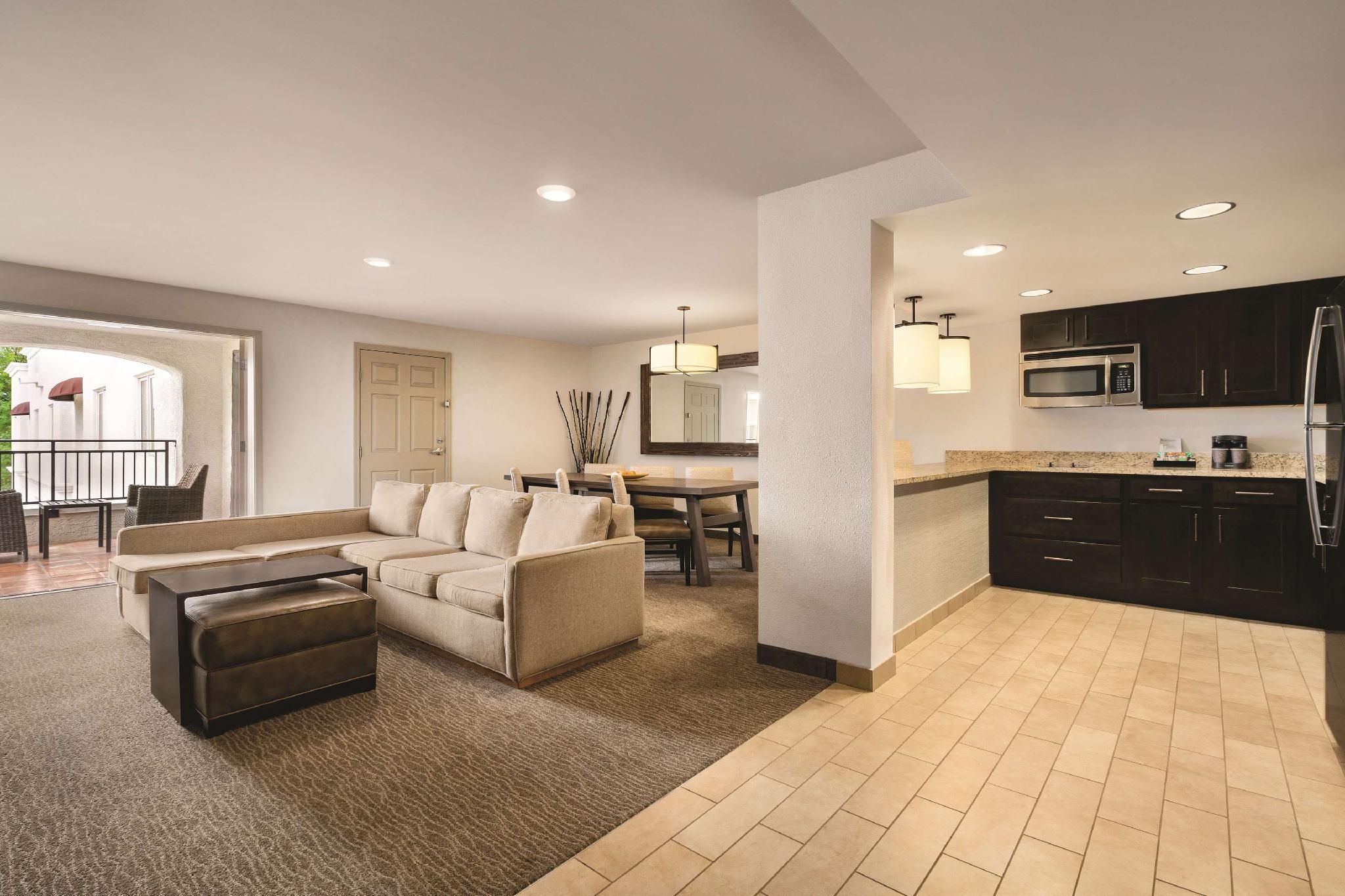 1 King Bed Large Suite Poolview W/ Balcony
