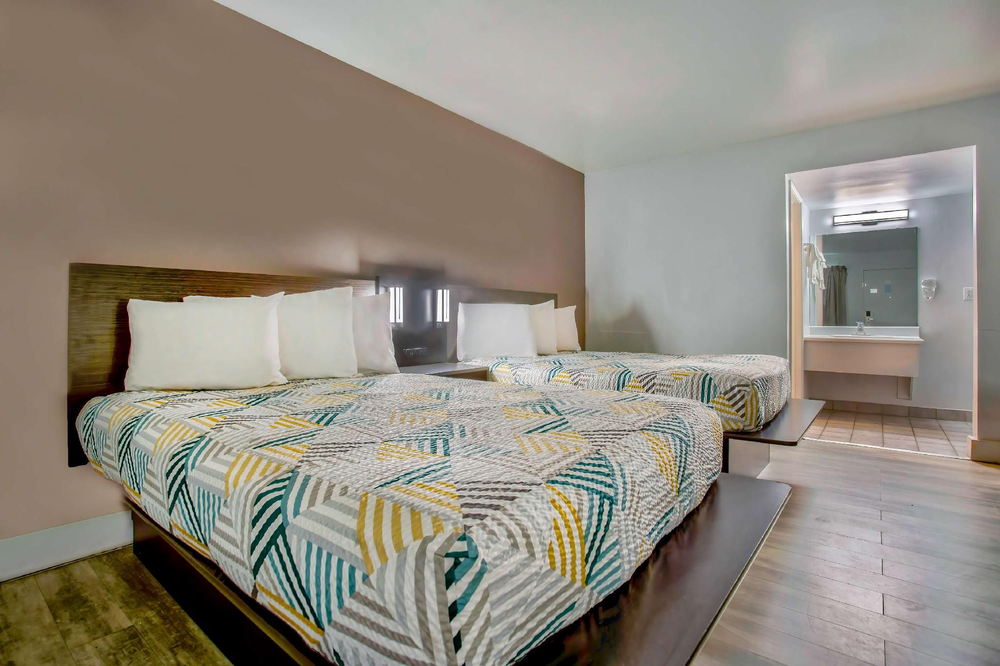 Motel 6 Tucson, AZ - East Williams Center 2 DBs | Non-Smoking, Micfridge 2