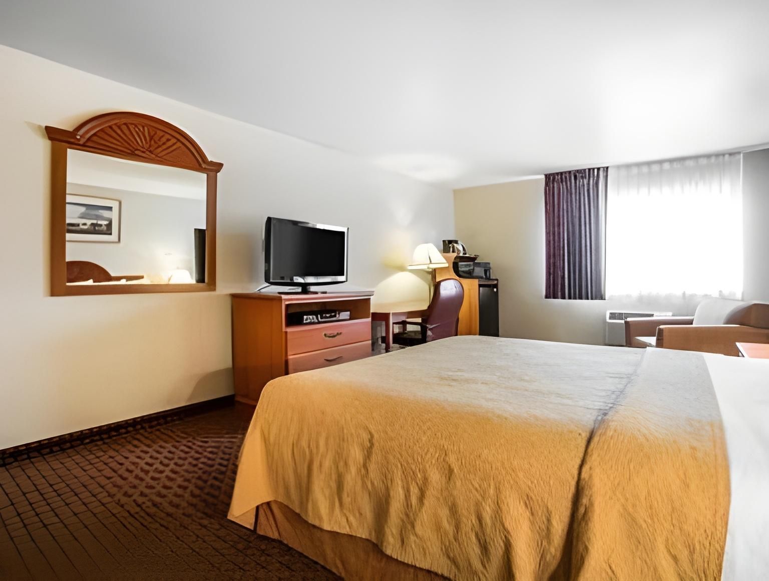 Queen Room - Non-Smoking