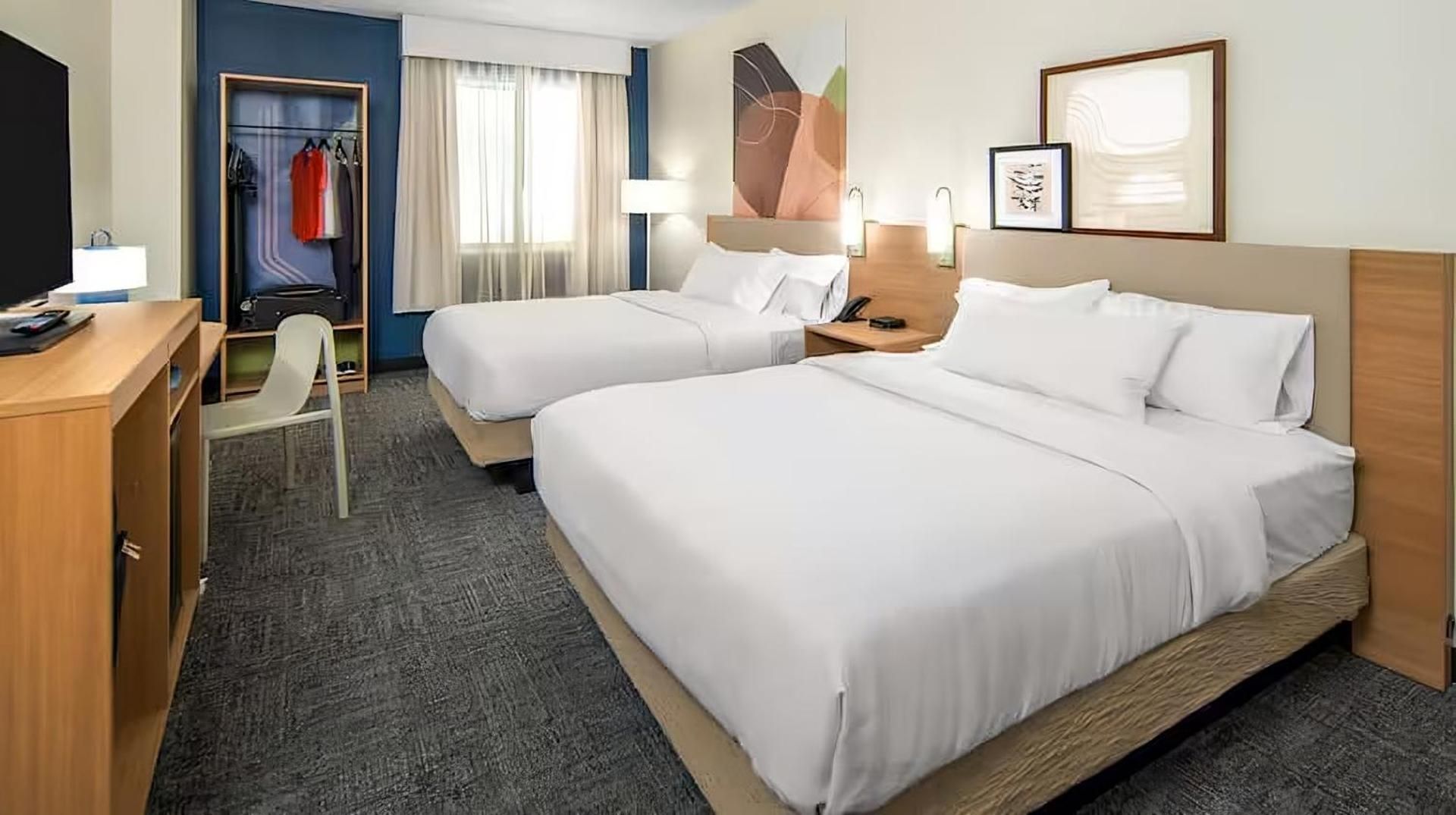 2 Queen Beds