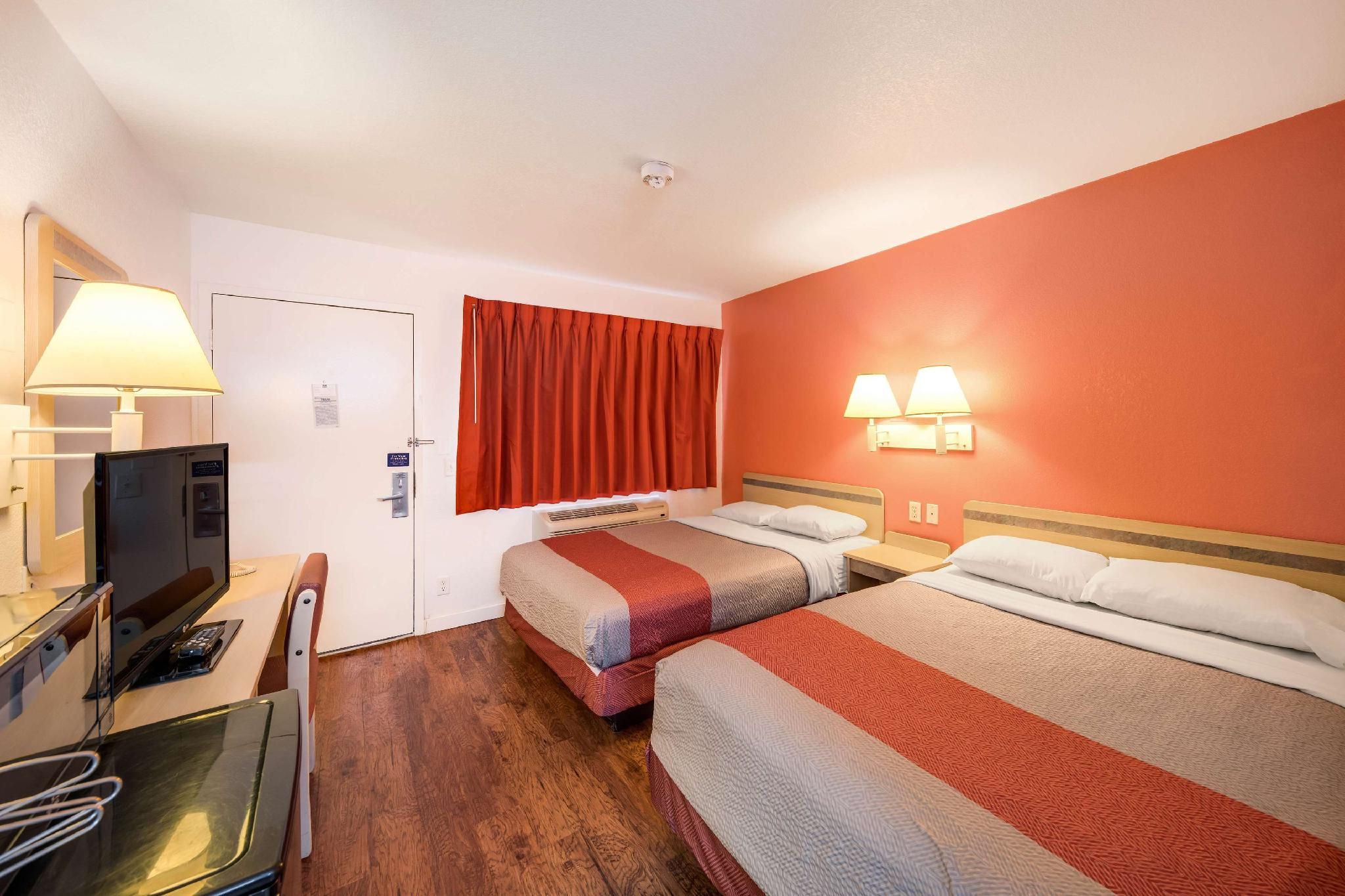 2 FULL BEDS | ADA ACCESSIBLE, SMK, MICFRIDGE