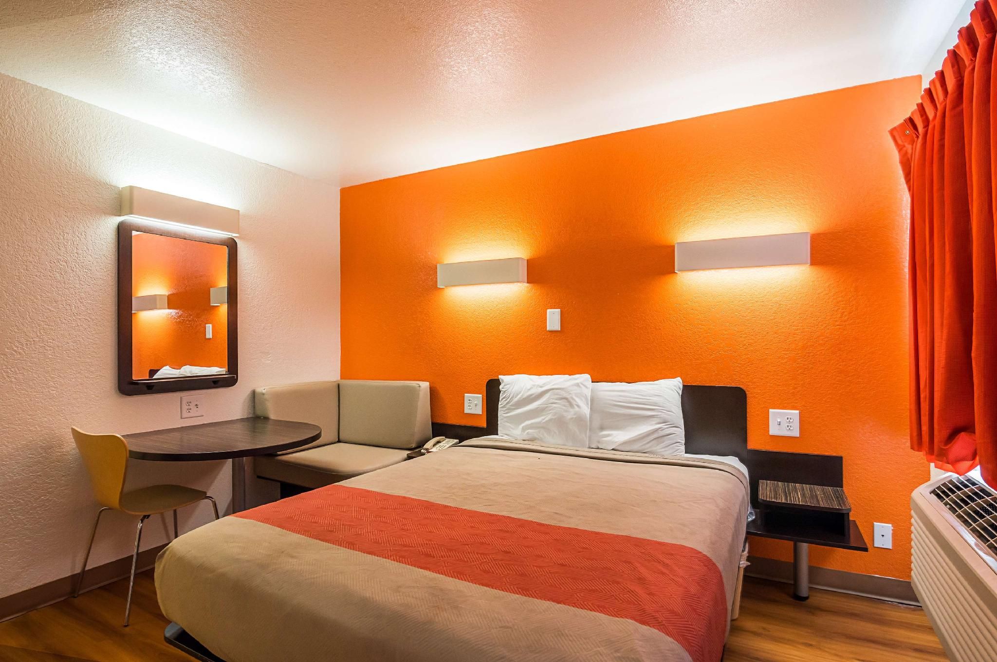 1 Queen Bed | NON-SMOKING