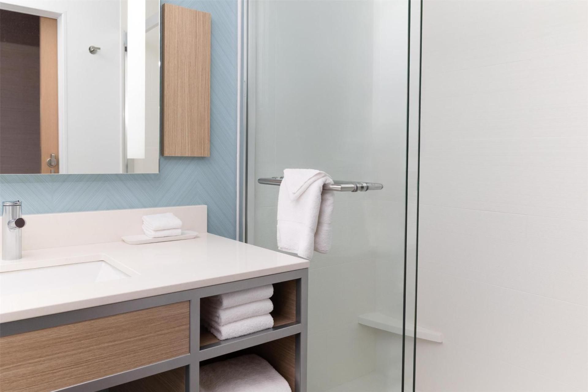 Hilton Garden Inn Walnut Creek King Room - Hearing Access 2