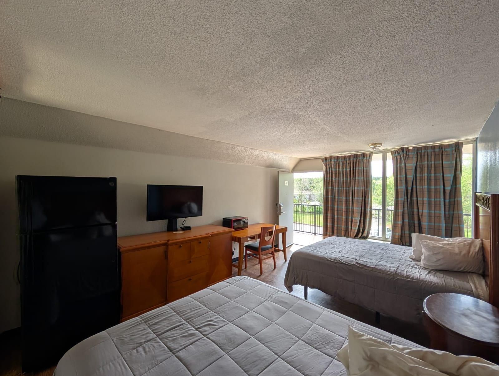 2 Full Beds Non-Smoking