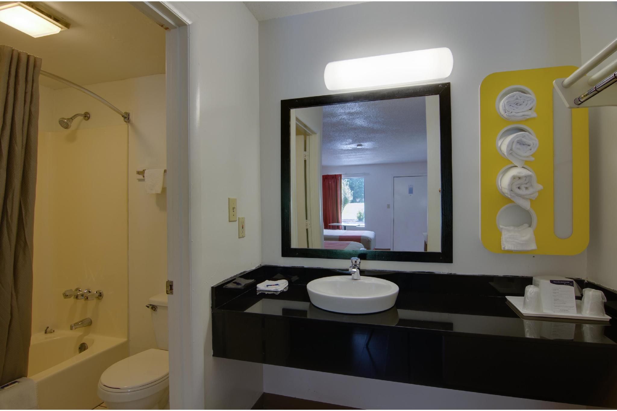 2 Queen Beds | Non-Smoking