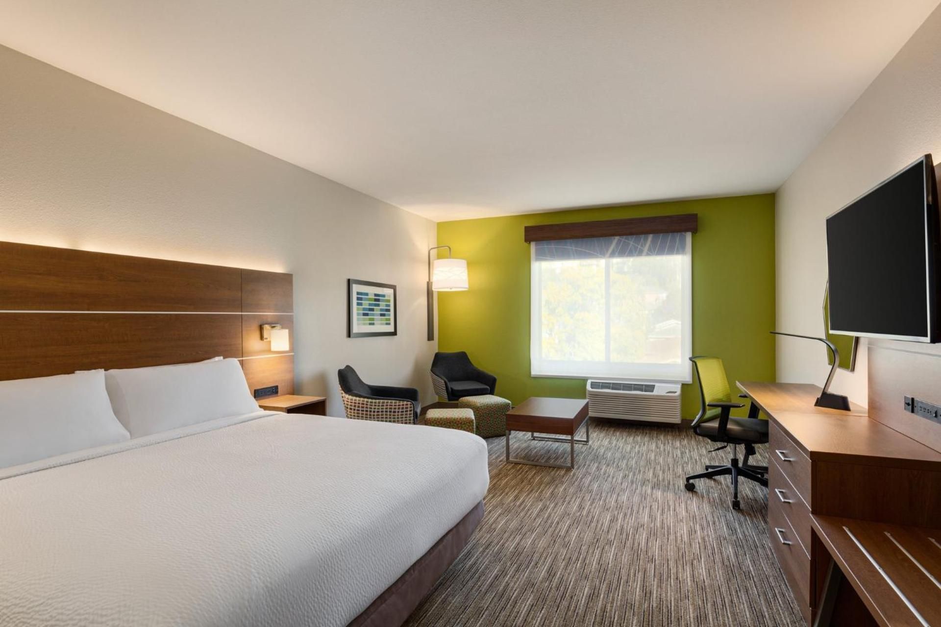 Standard King Room with Roll In Shower - Communications/Mobility Accessible