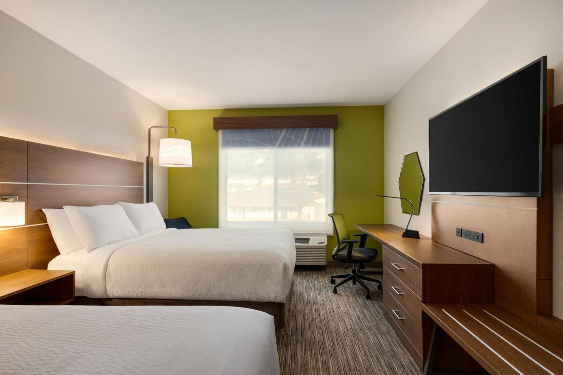Queen Suite with Two Queen Beds - Communications Accessible