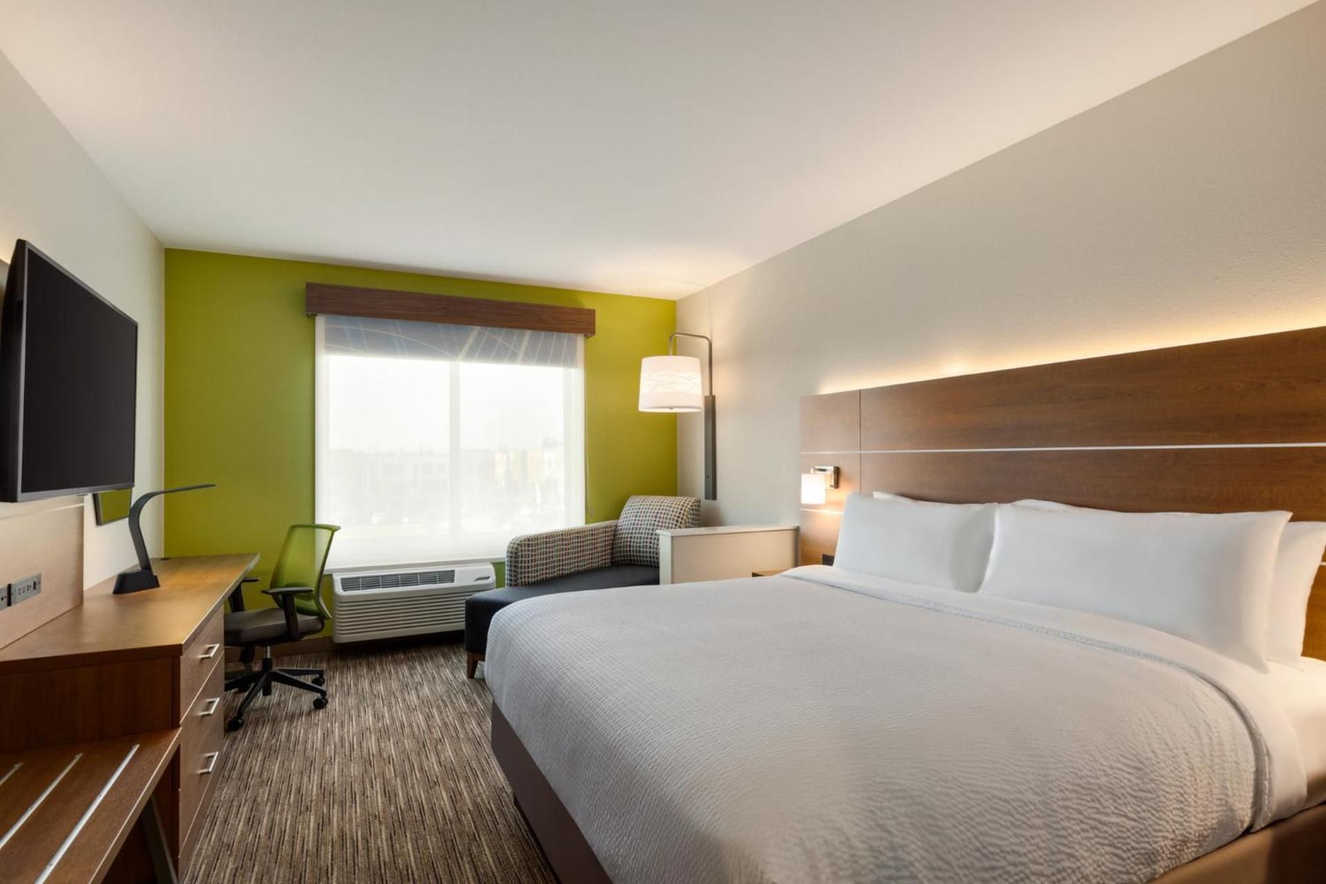 Standard King Room with Roll In Shower - Communications/Mobility Accessible