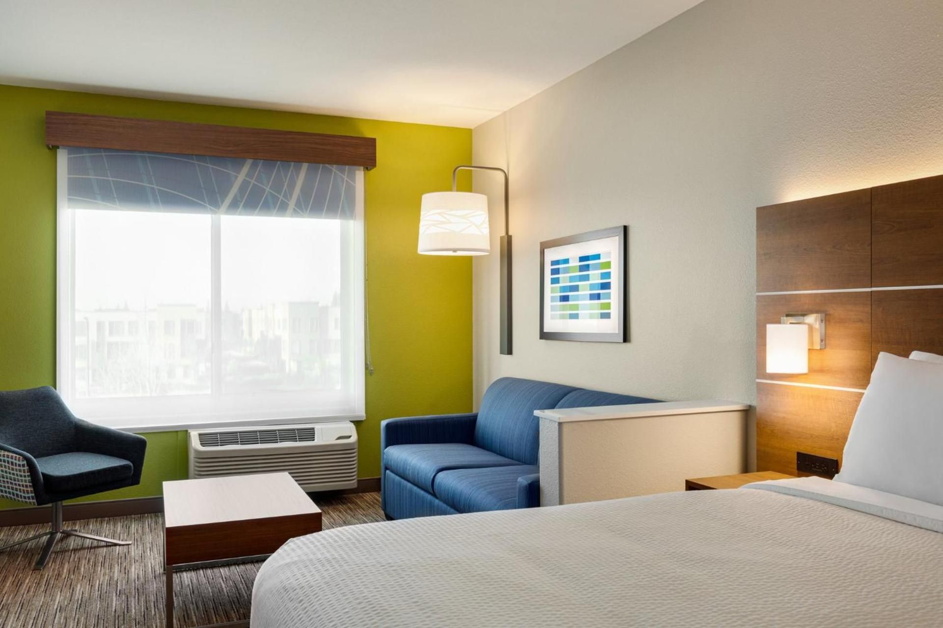 Suite - Hearing Accessible - Non-Smoking