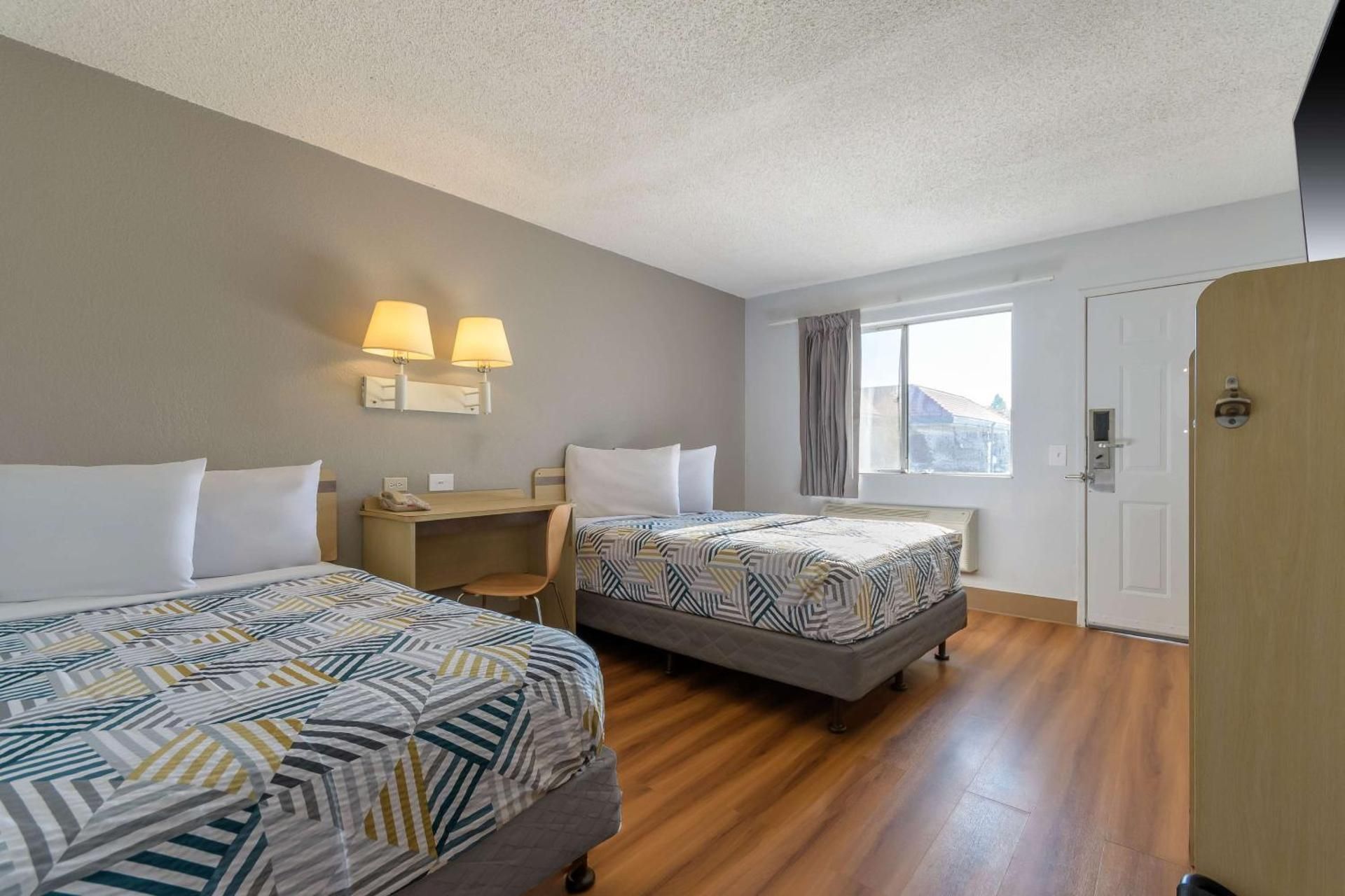 Deluxe Queen Room with Two Queen Beds – Disability Access
