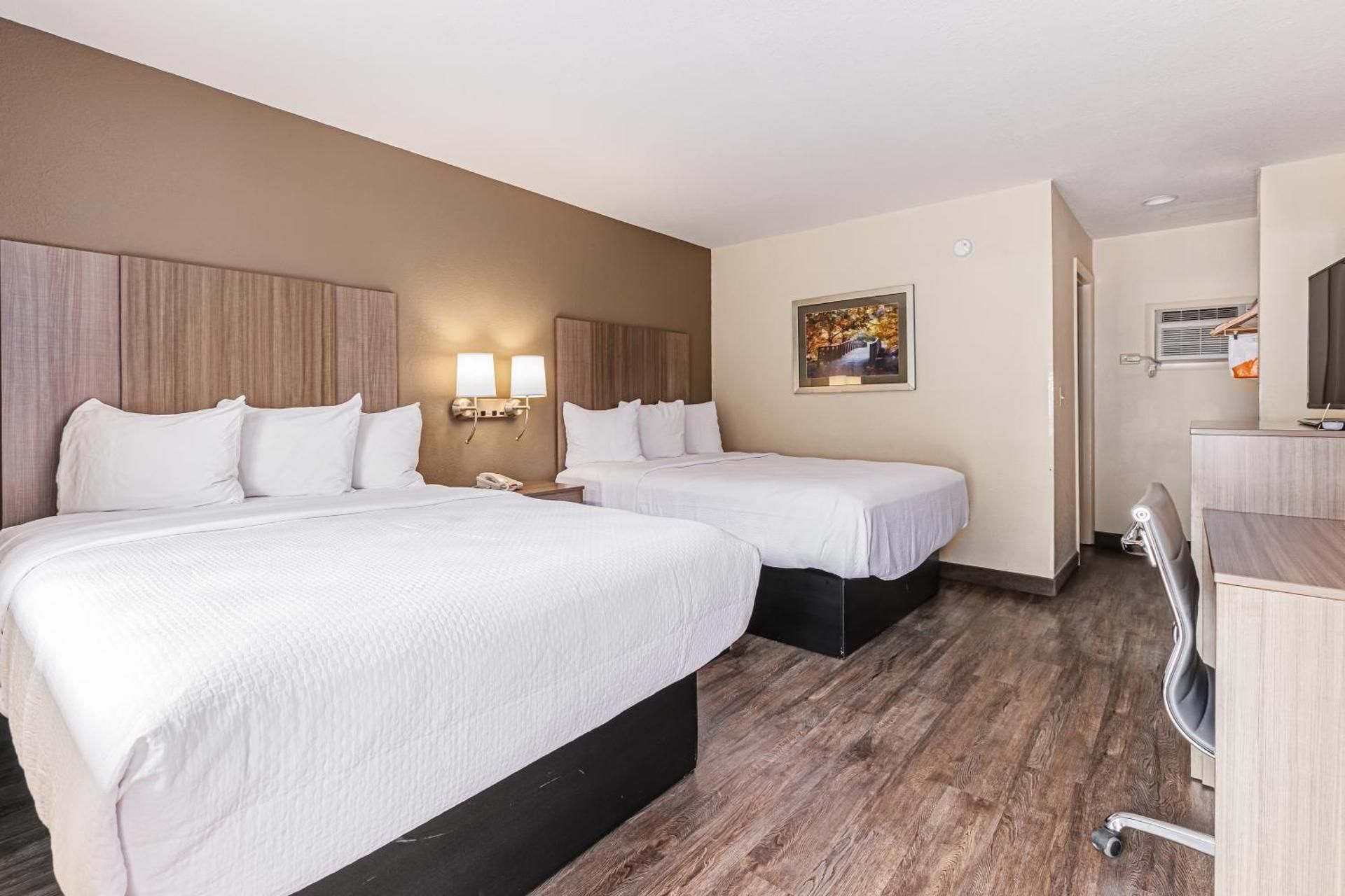 Queen Room with Two Queen Beds Ground Floor - Non-Smoking