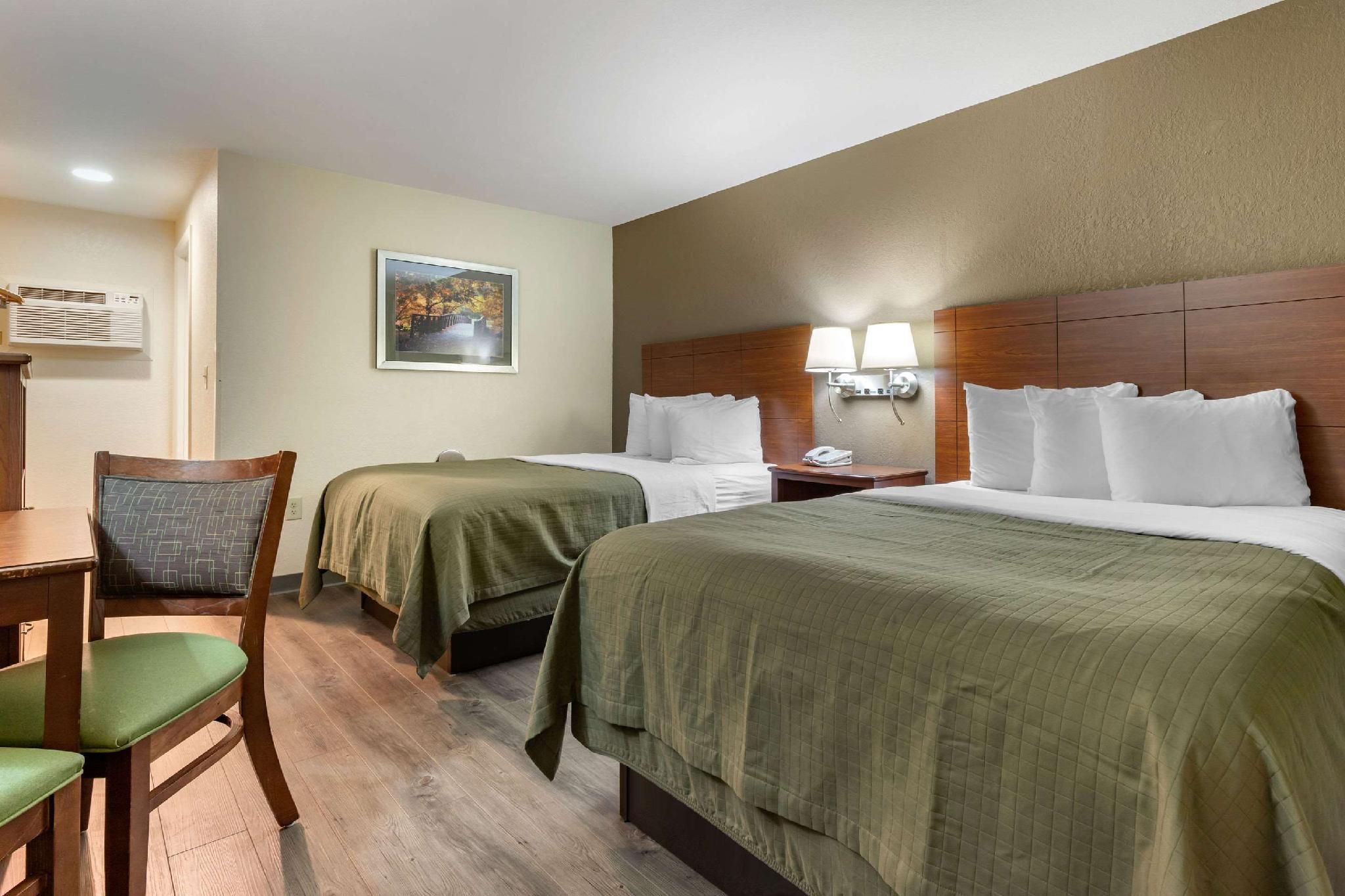 2 Double Beds, Nonsmoking, Accessible