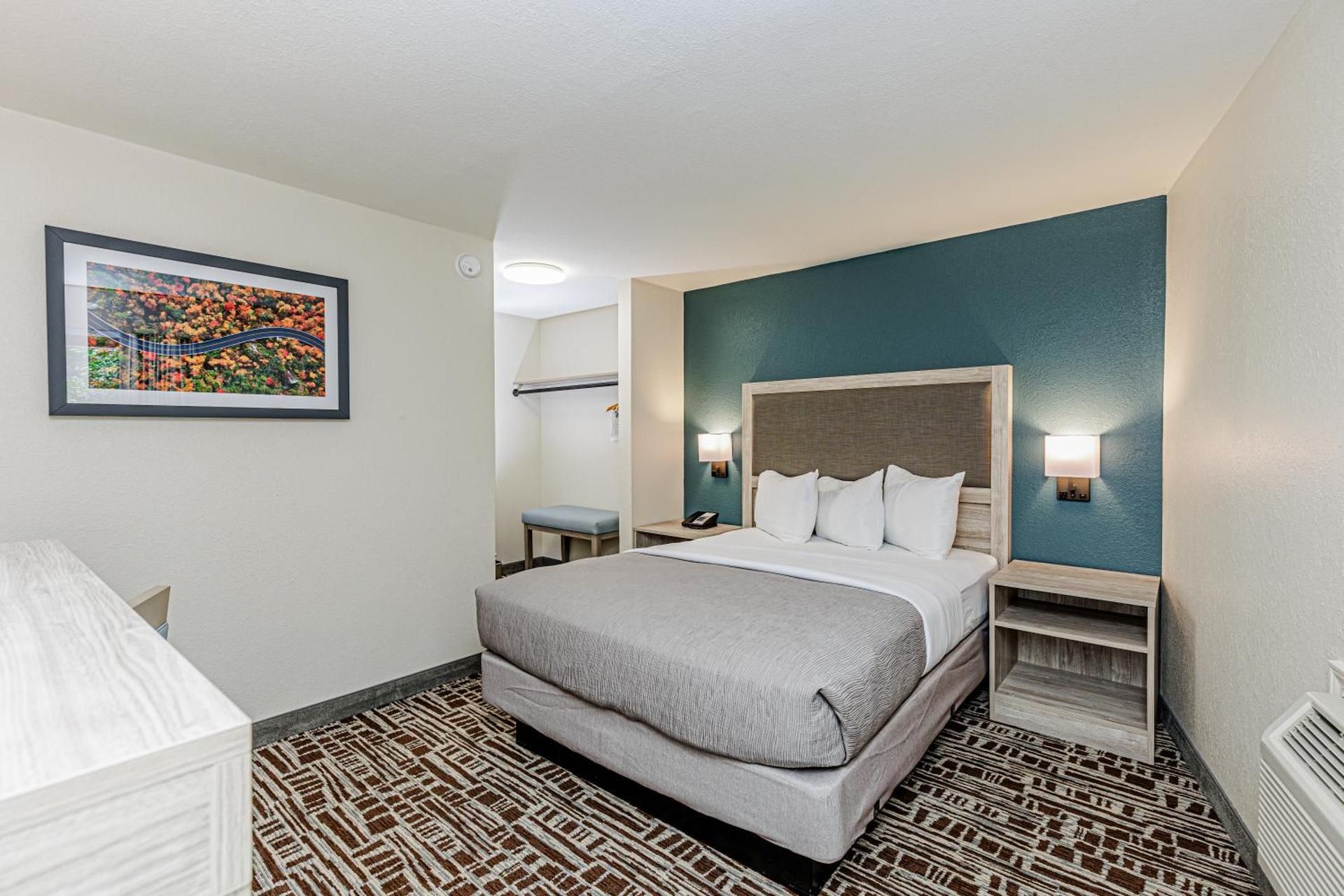 Rivers Edge Motel Queen Room