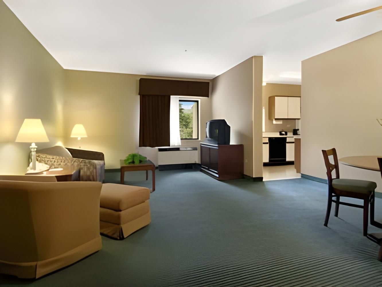 Bay Mountain Inn Cherokee Smoky Mountains King Room - Non-Smoking