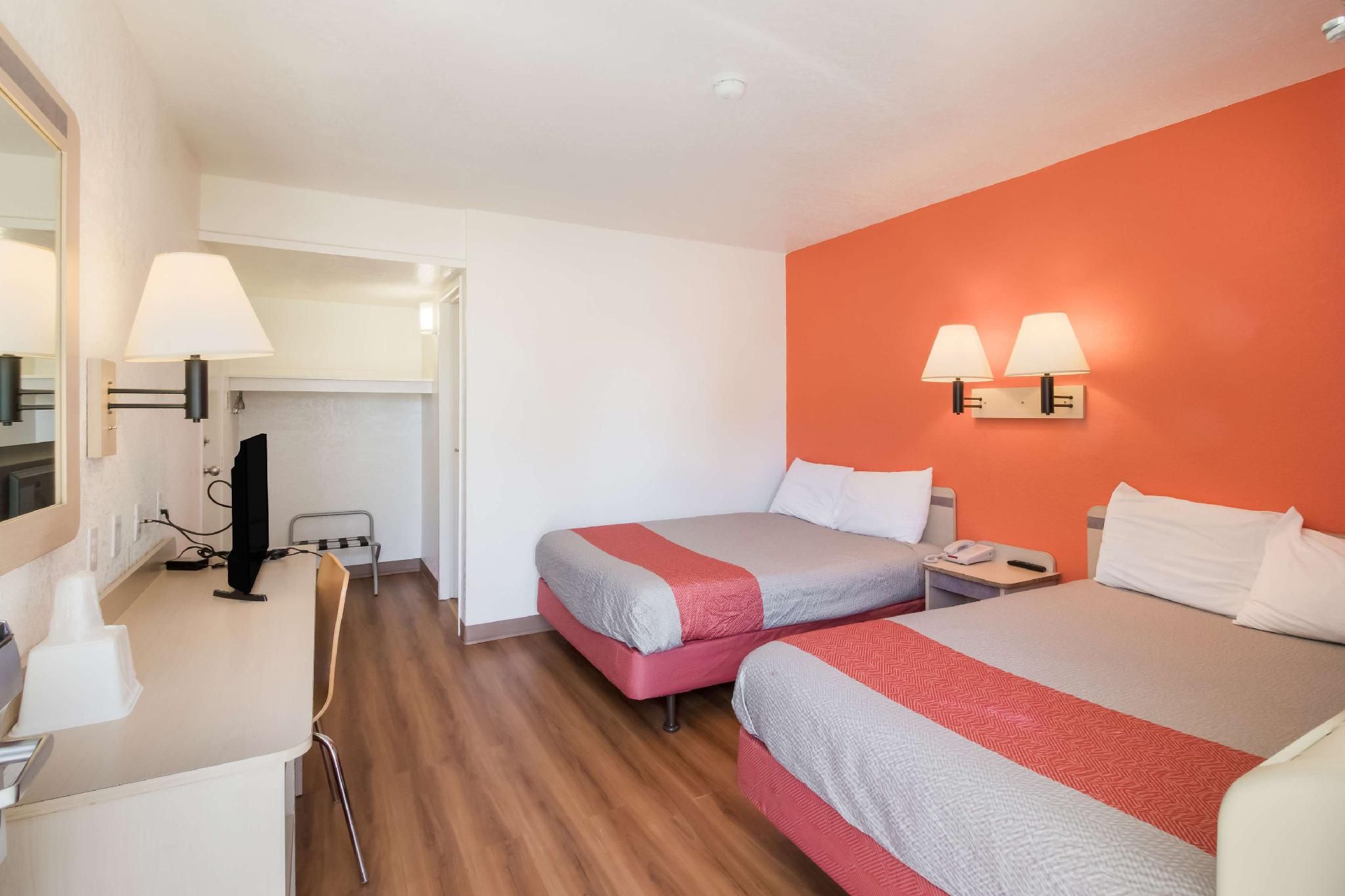 2 Full Beds | Non-Smoking, Micfridge