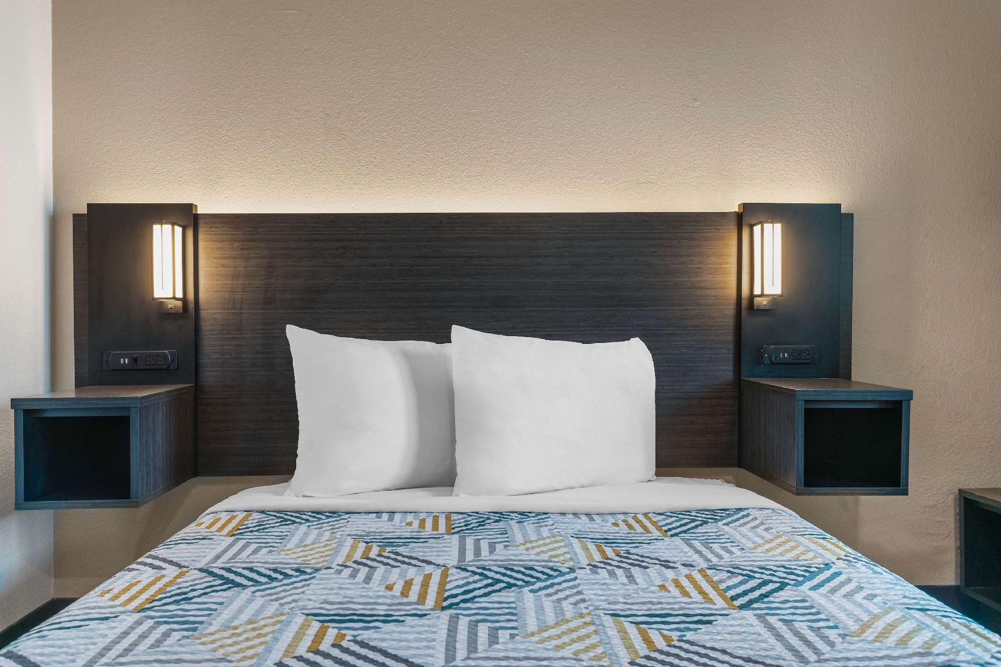 Motel 6 Merced, CA - North 1 Full Bed | Non-Smoking 2