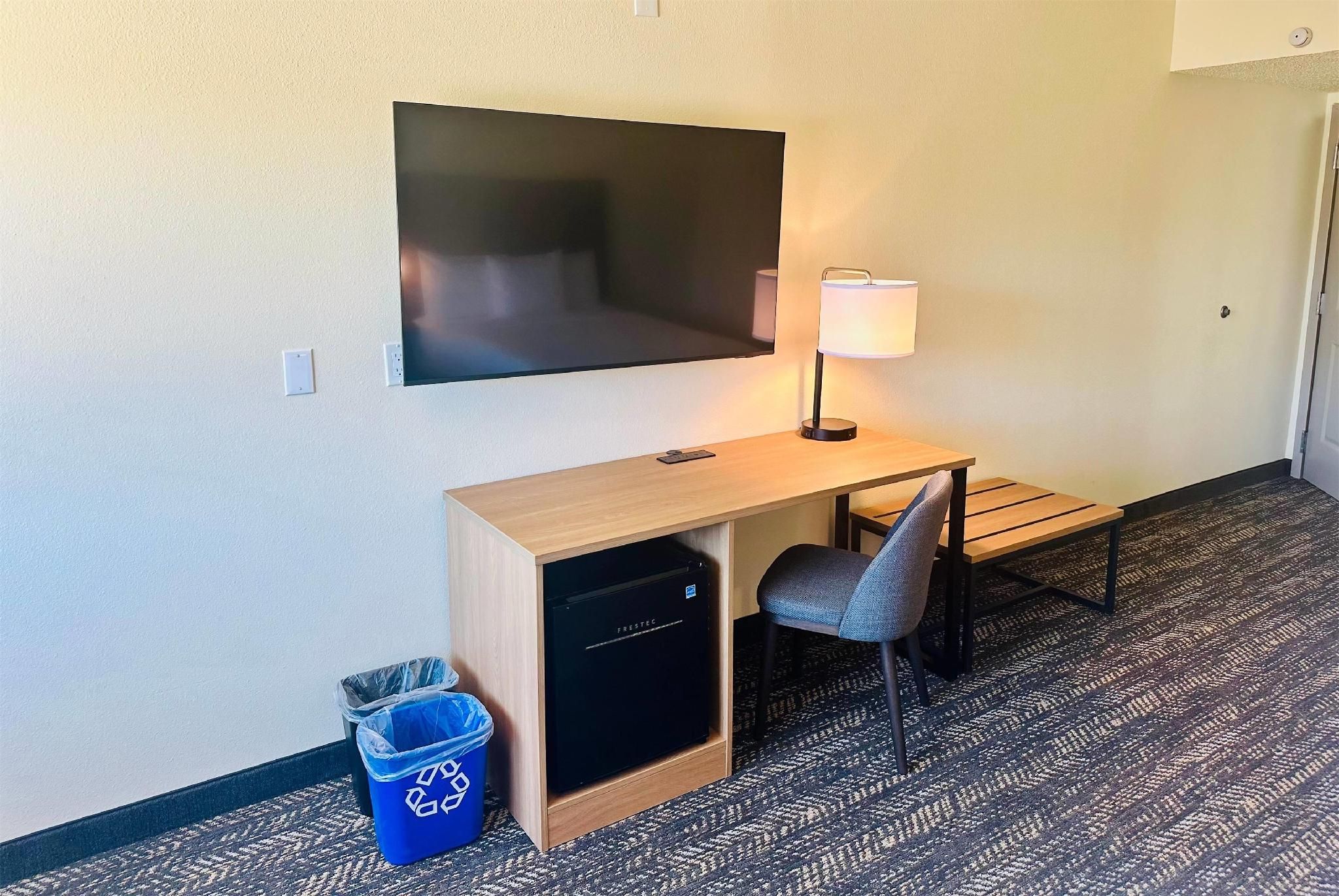 2 Queen Beds, Mobility Accessible Room, Roll-In Shower, Non-Smoking