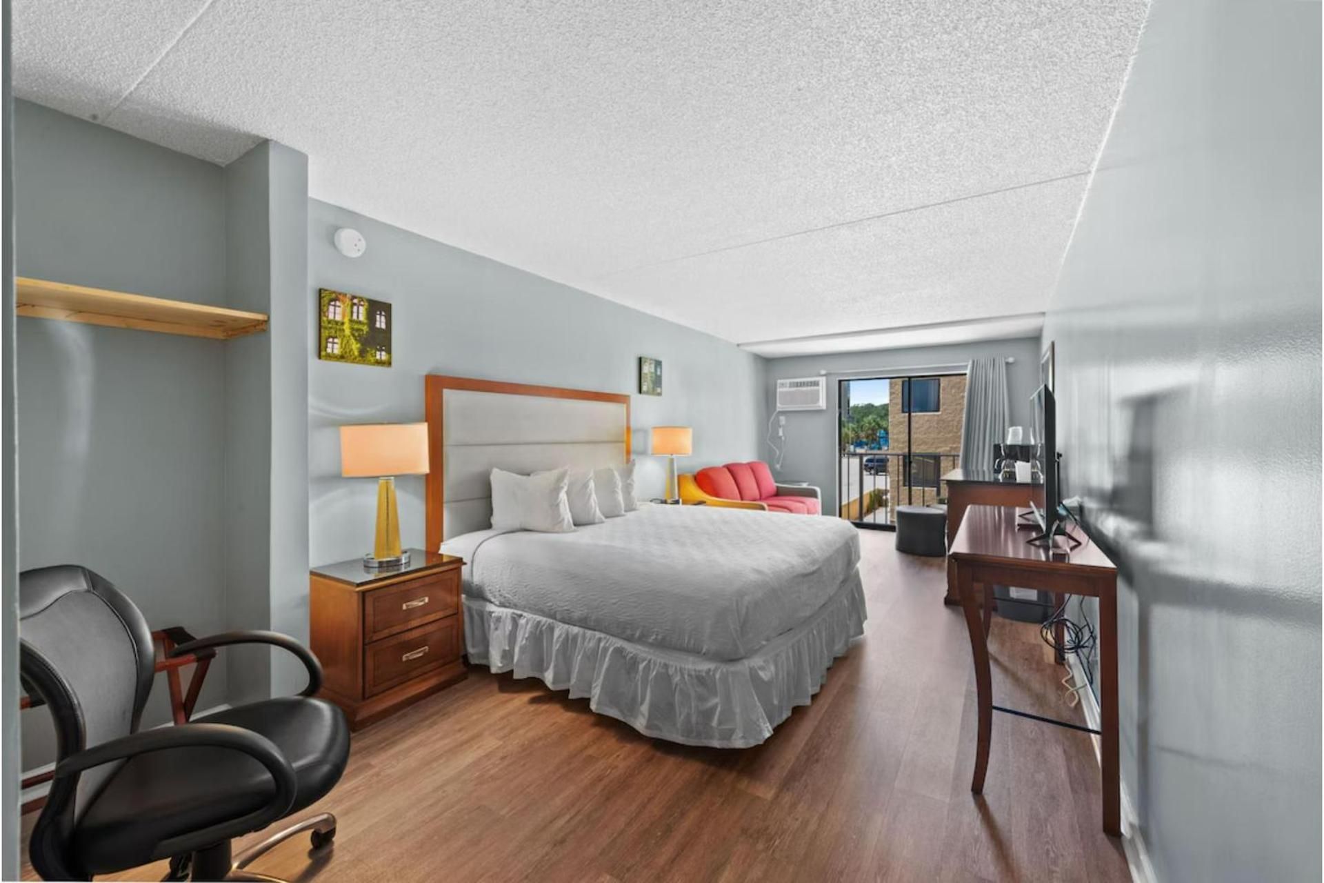 King Bed Kitchenette with Sofa Sleeper Non-Smoking