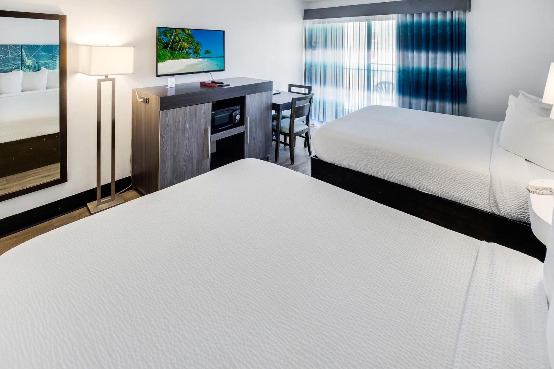 Queen Room with Two Queen Beds - Partial Ocean View