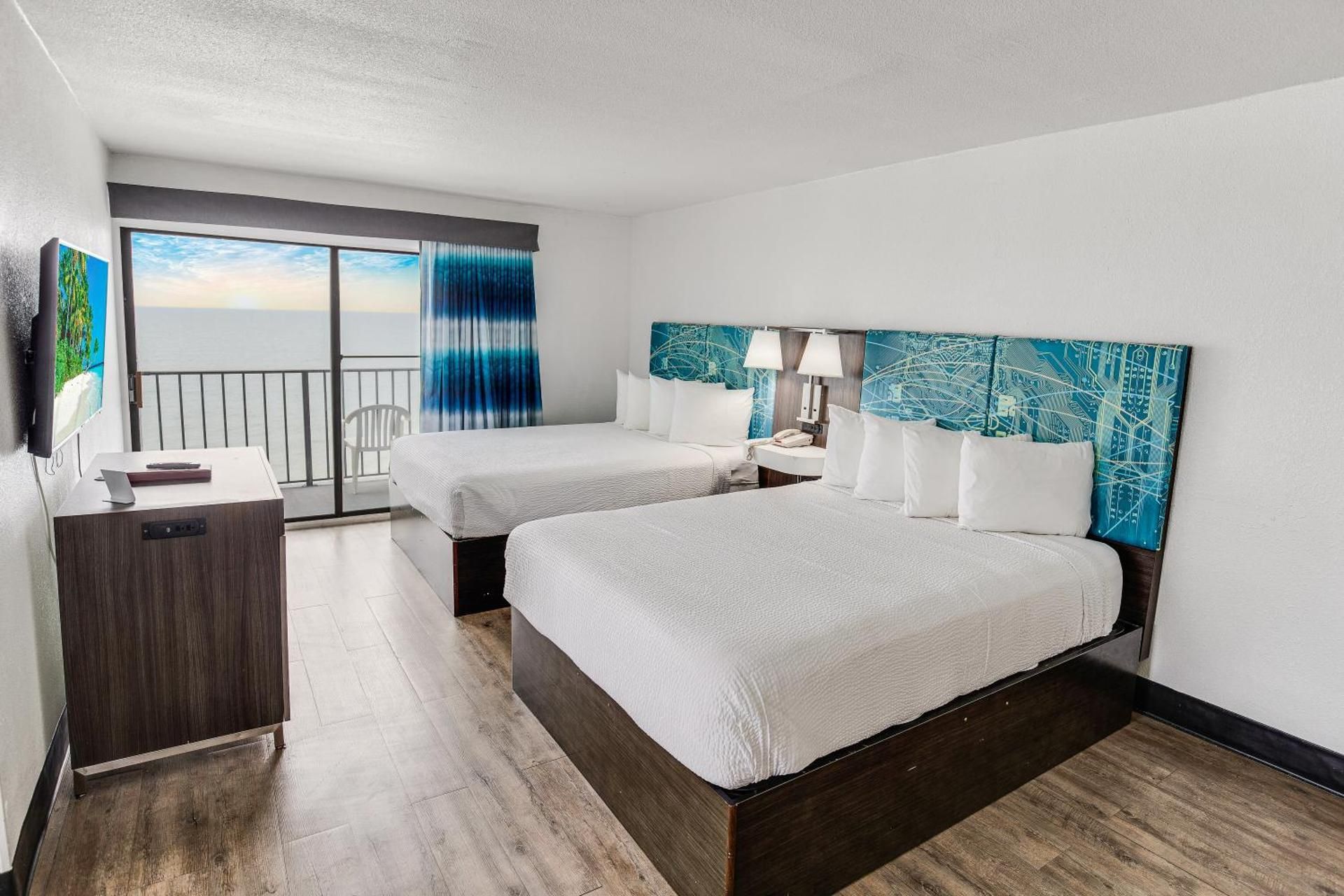 Deluxe Queen Room