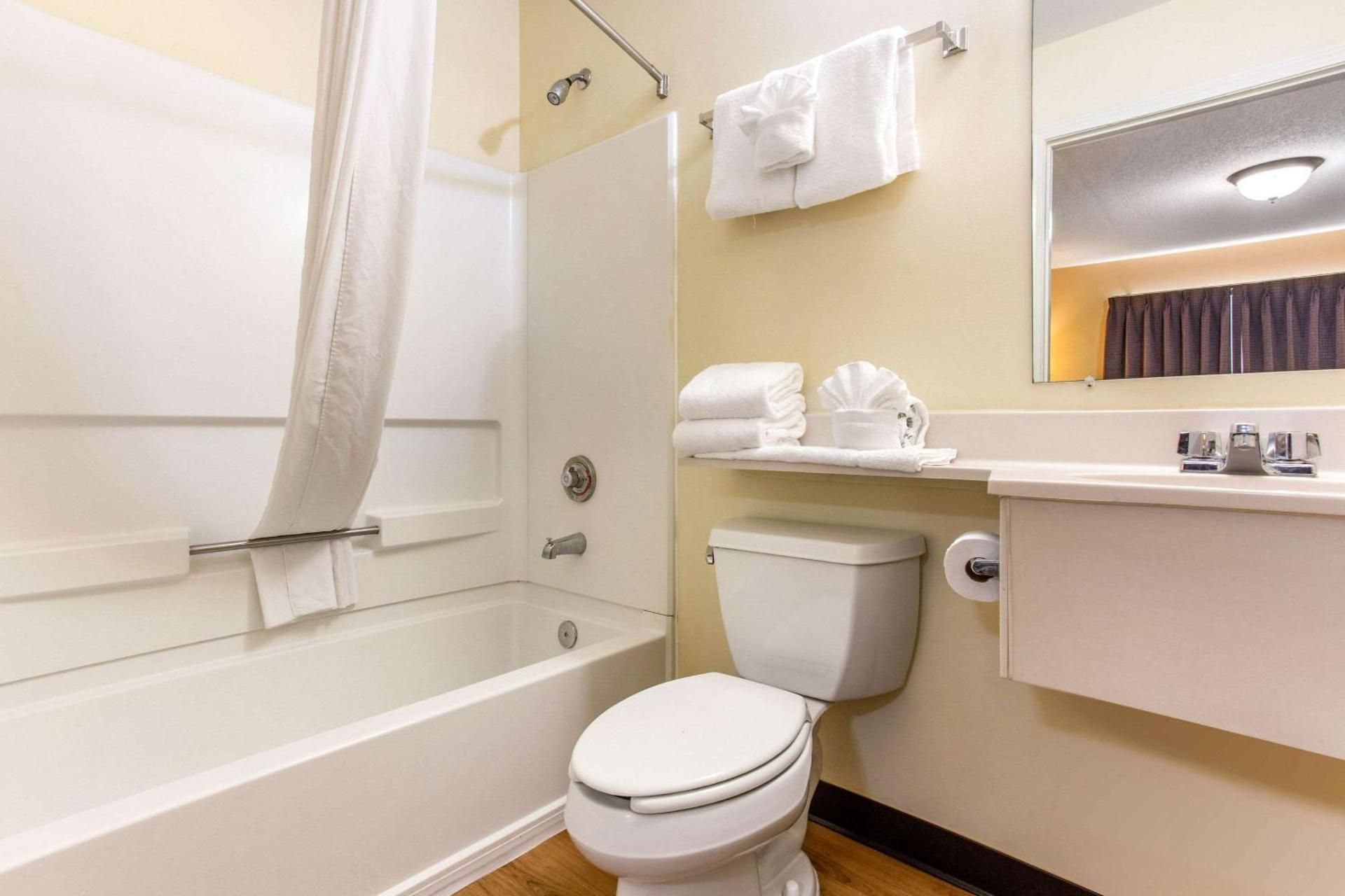 Deluxe Quadruple Room - Smoking