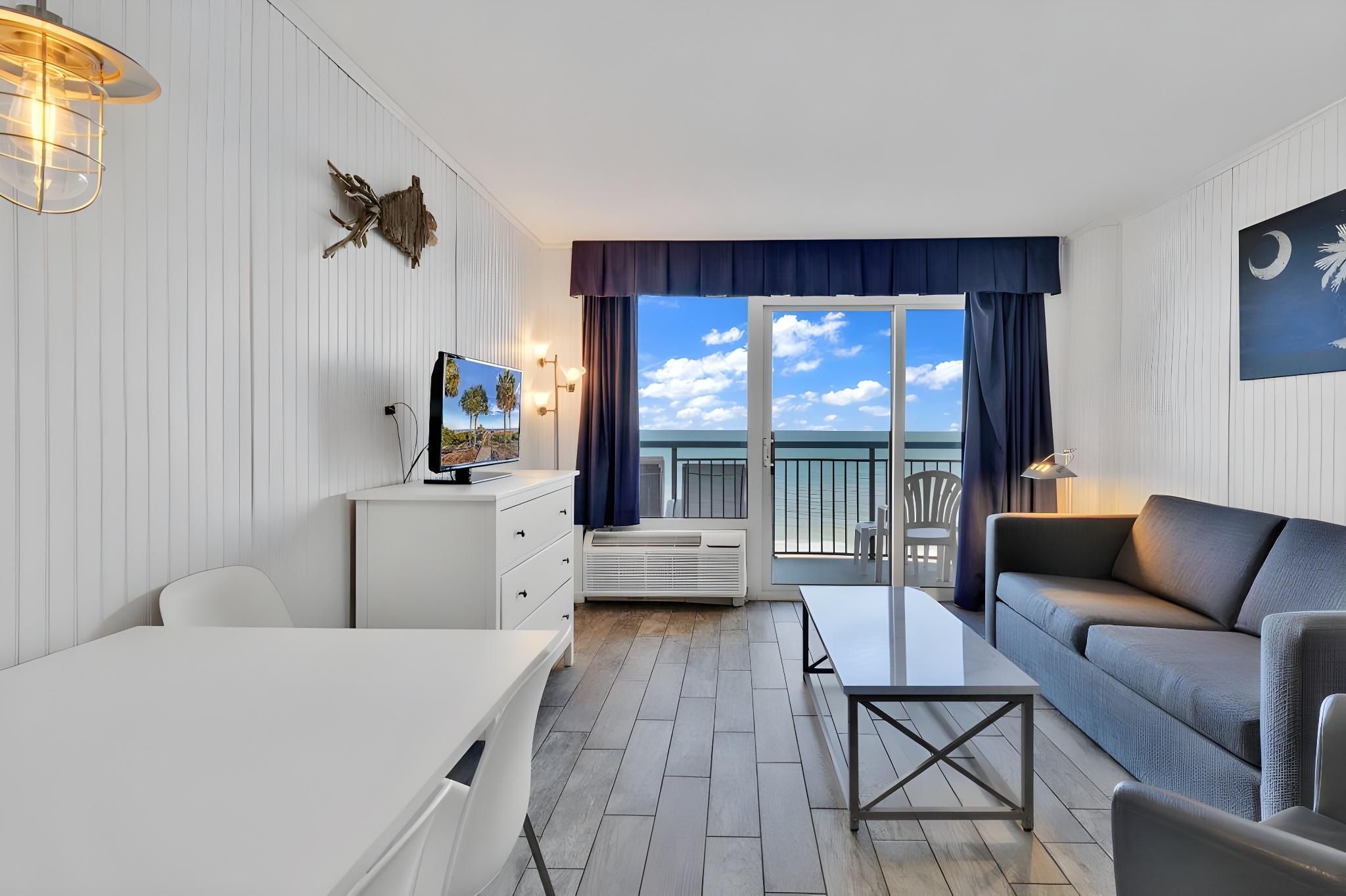 Boardwalk Resort Condo Ocean-front Balcony| Pool