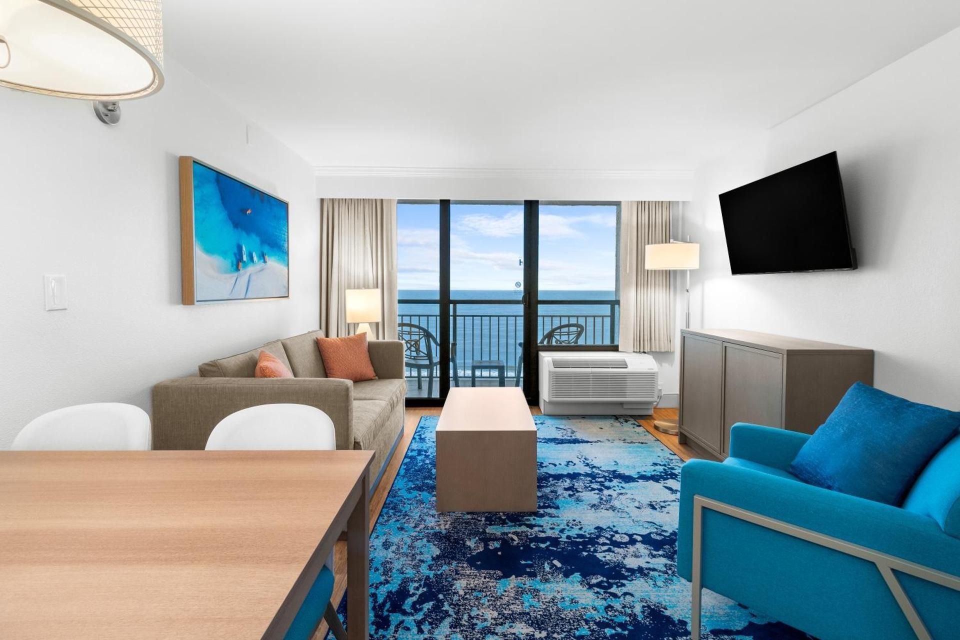 Oceanfront Deluxe One Bedroom Double Suite