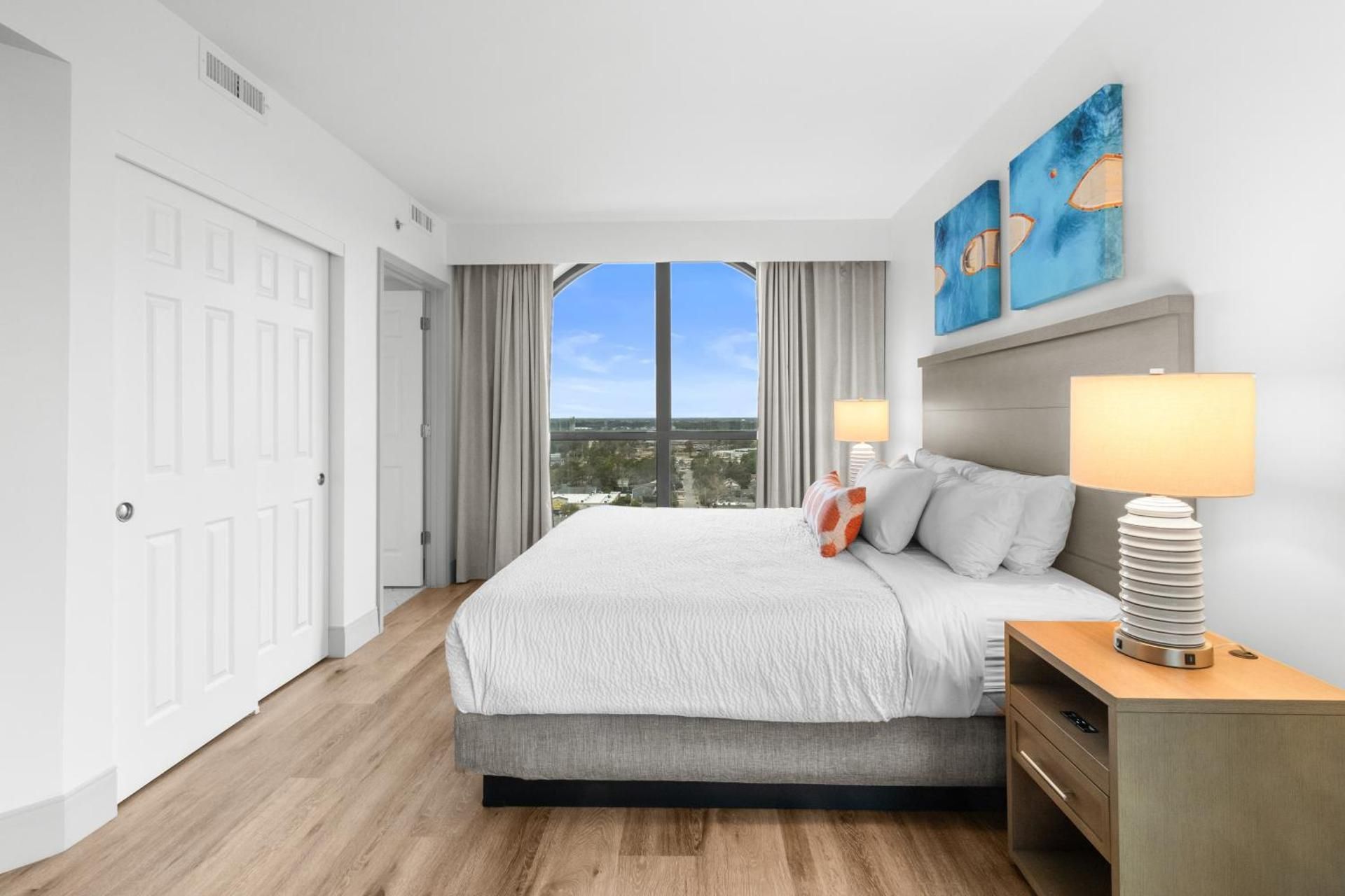Oceanfront Deluxe Four Bedroom Condo