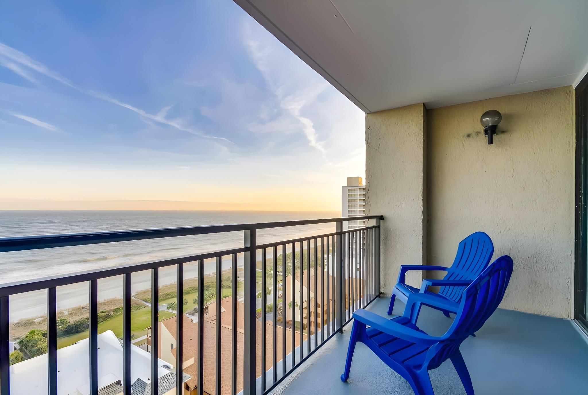 Ocean Forest Plaza w Beach View Balcony: Pool