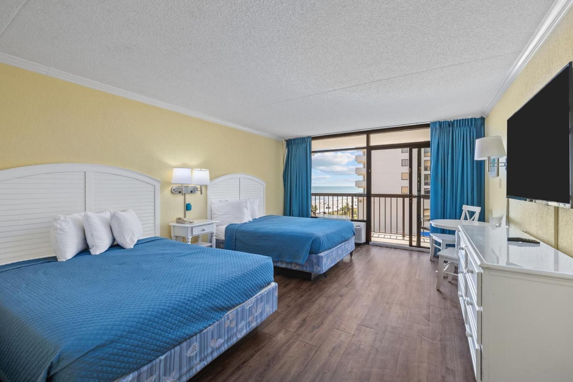 Standard Queen Room with Two Queen Beds and Ocean View