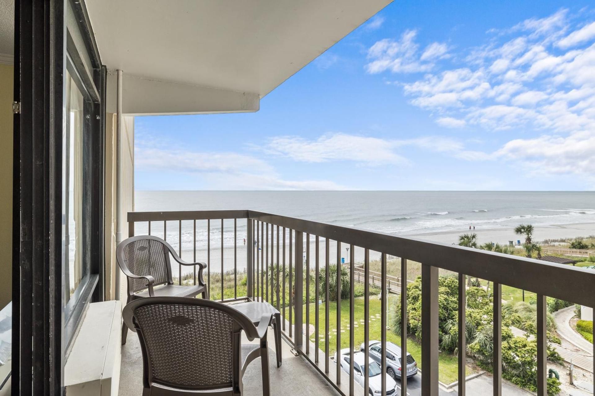 Standard Queen Room with Two Queen Beds and Ocean View