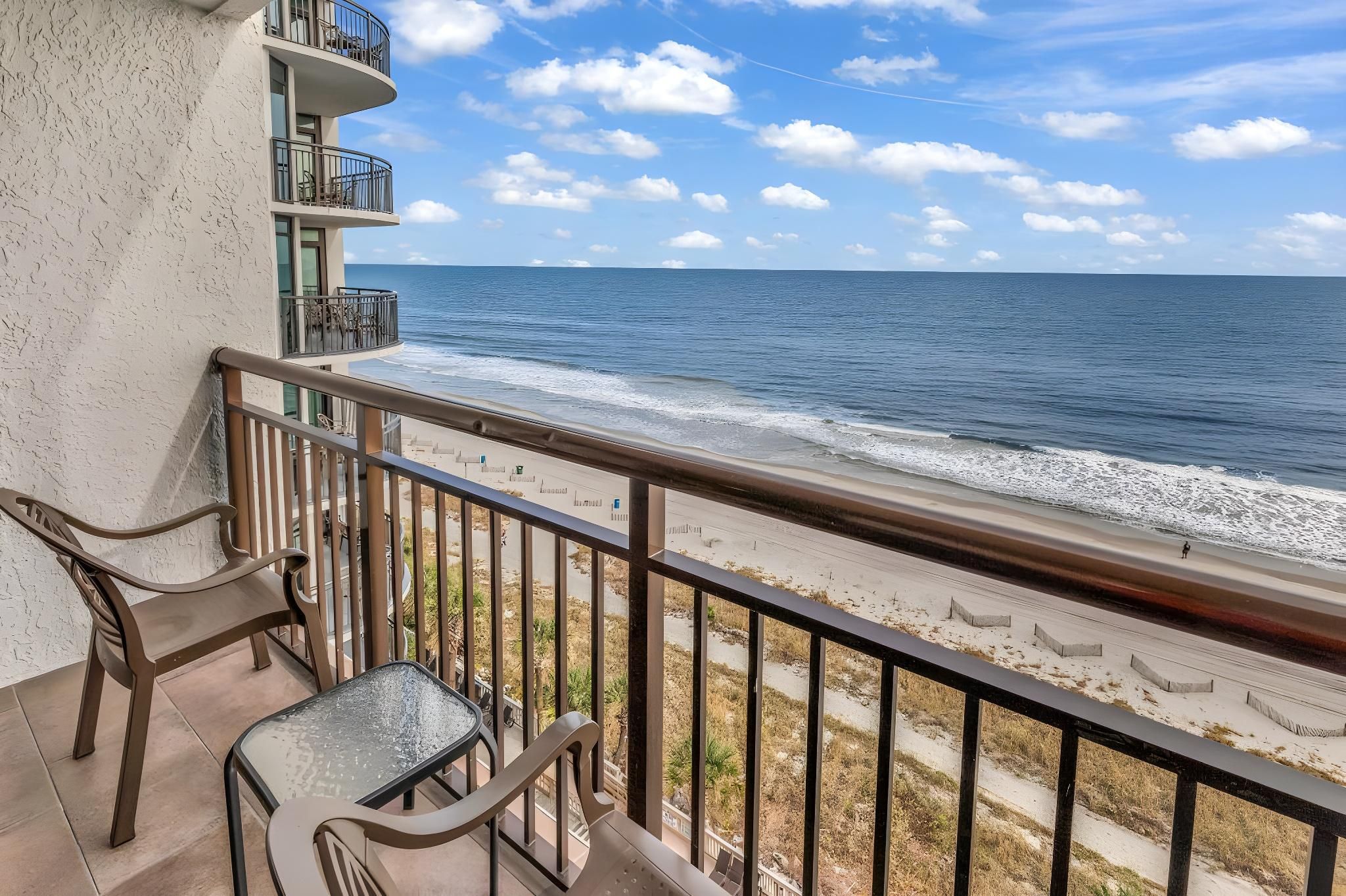 Oceanfront Condo with Pools, Lazy River and Water Park