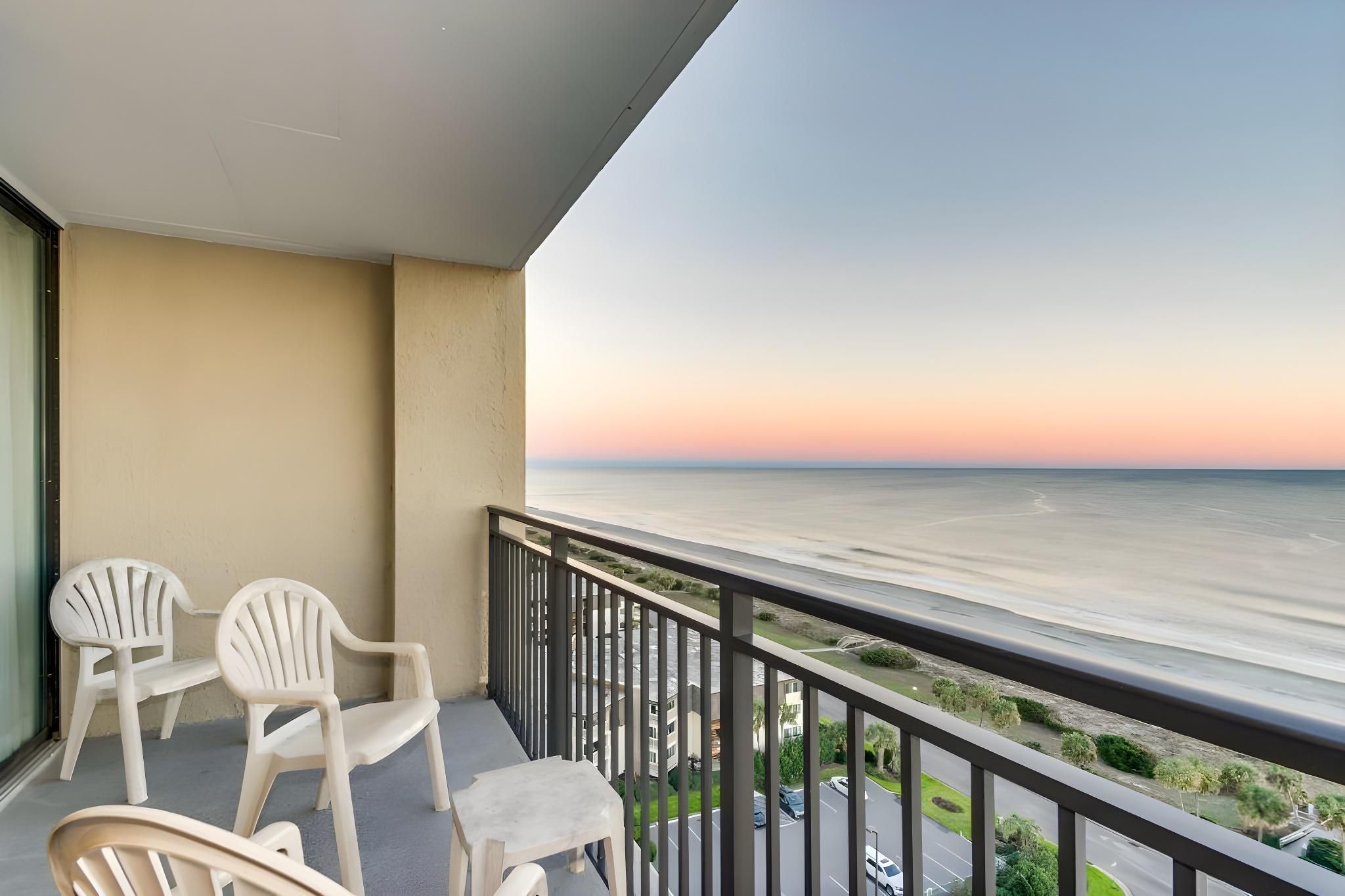 Ocean Forest Plaza Condo Close to the beach