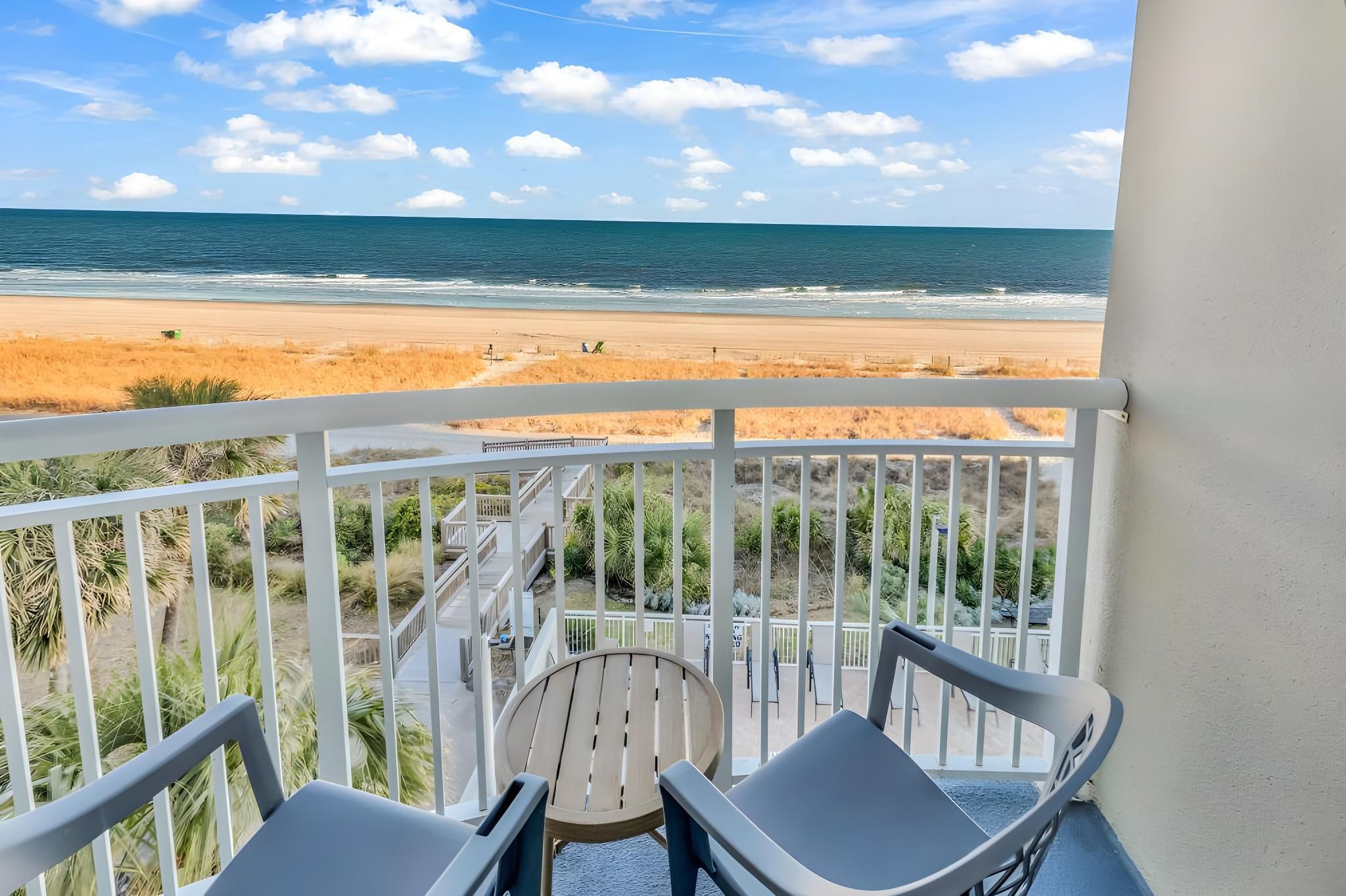 1BR Oceanfront Condo in Atlantica Resort