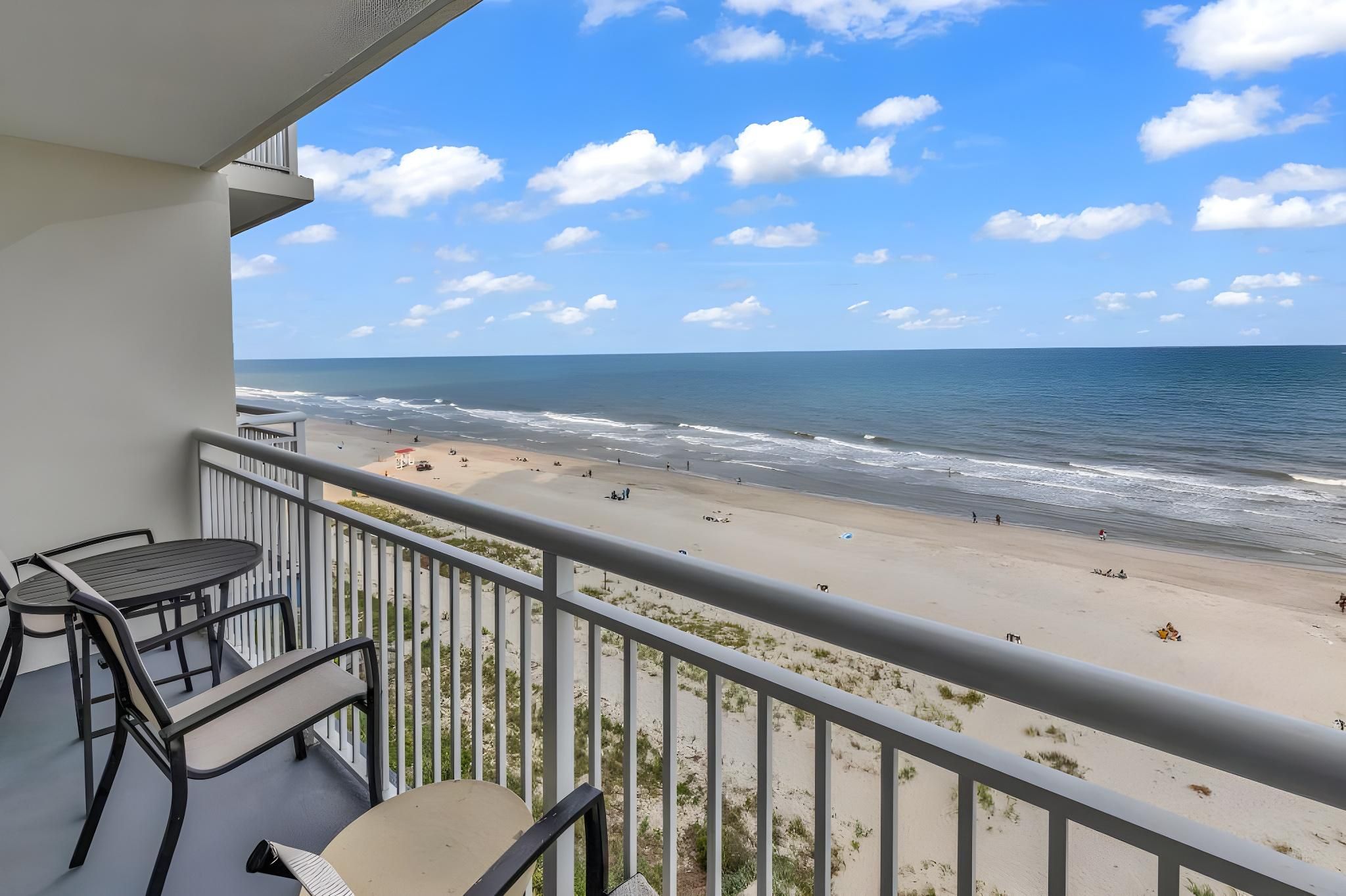 Breathtaking 2BR Condo w Floor-to-Ceiling Windows Overlooking Ocean