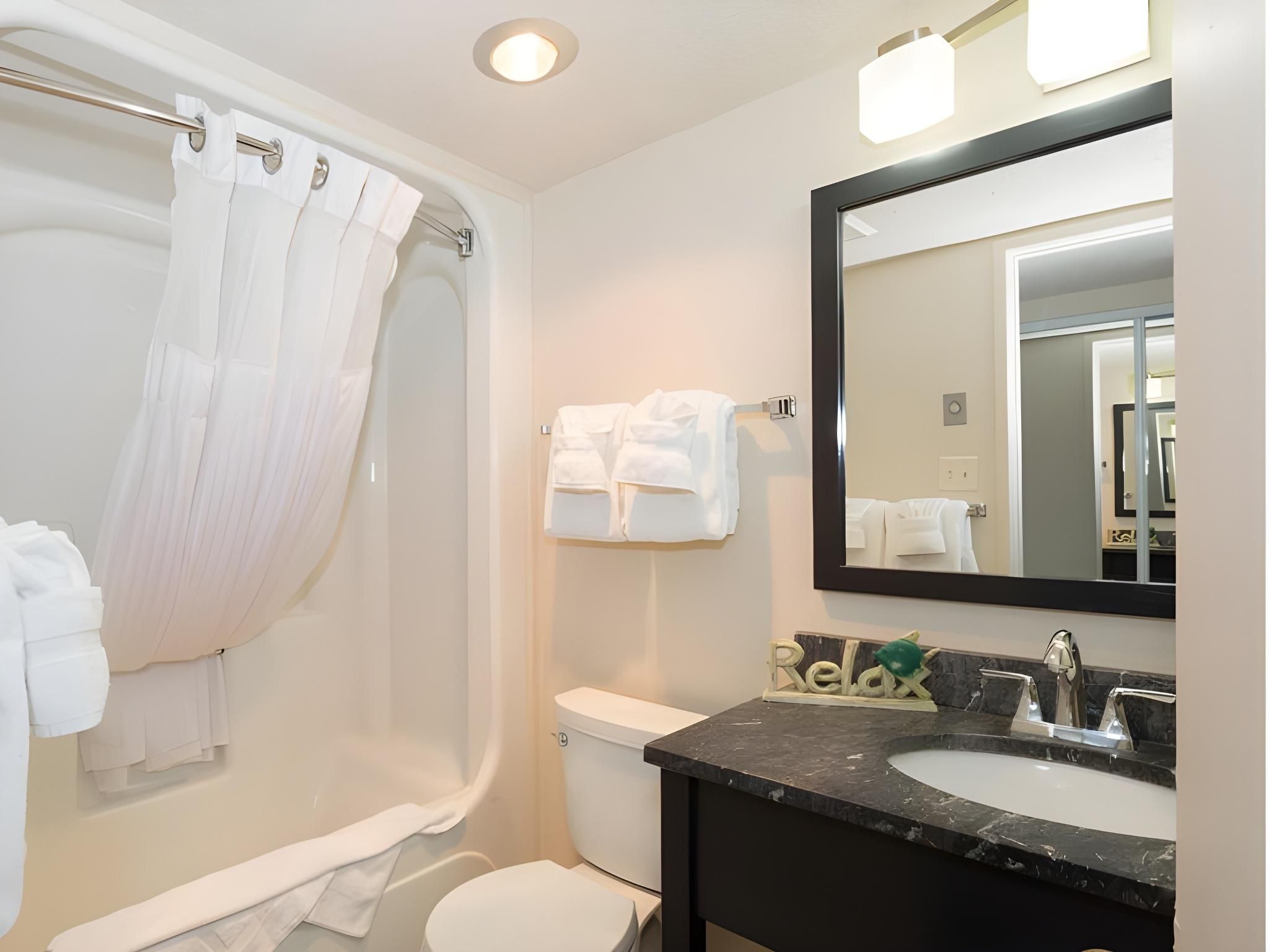 One-Bedroom King Suite with Ocean View
