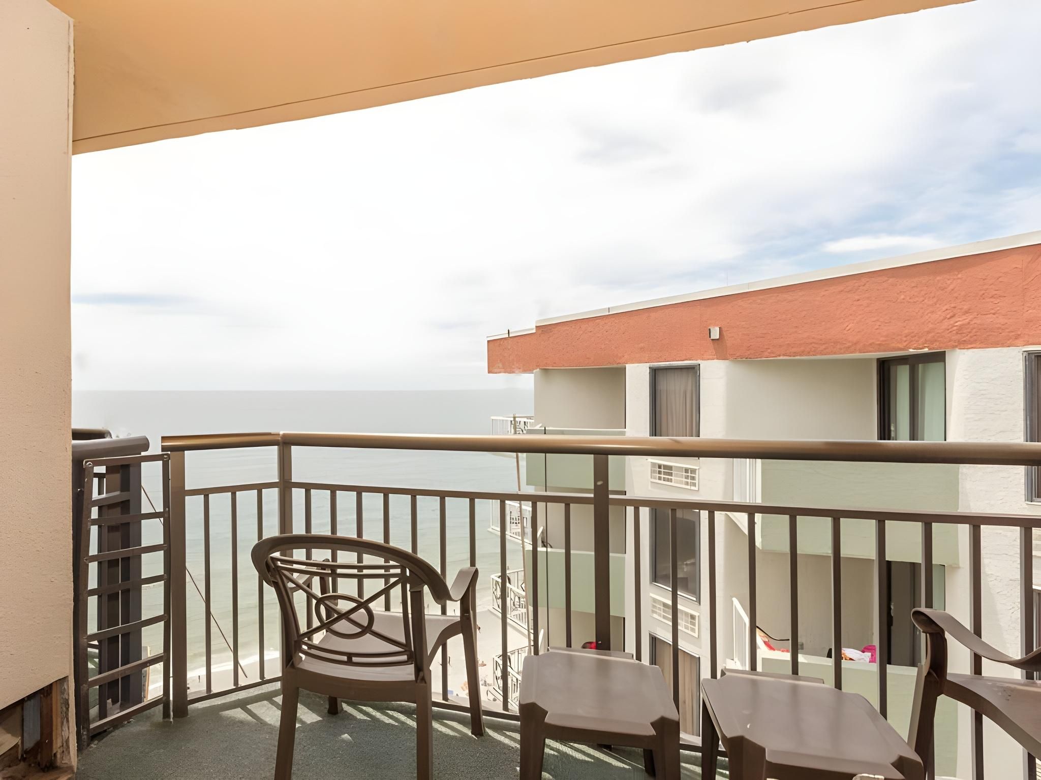 One-Bedroom King Suite with Ocean View