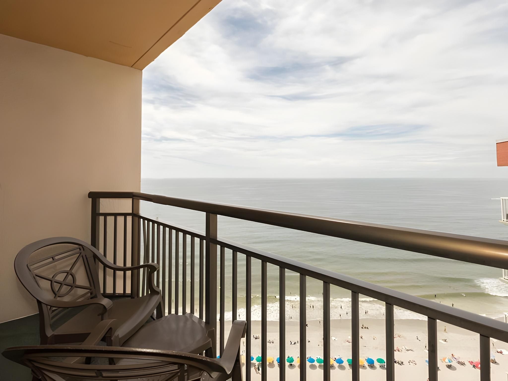 Efficiency Queen Room with Ocean View