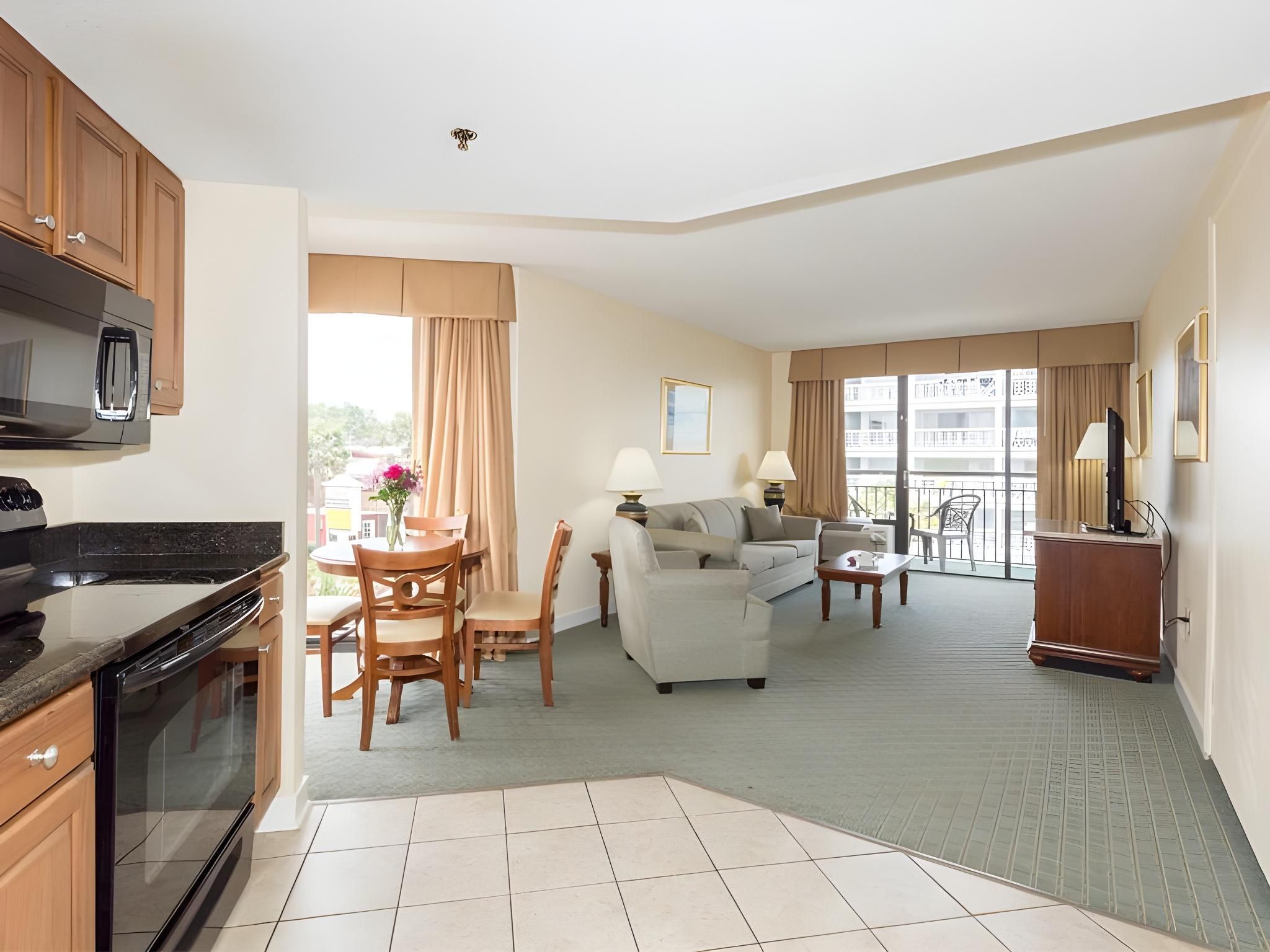 One-Bedroom Queen Suite with Ocean View
