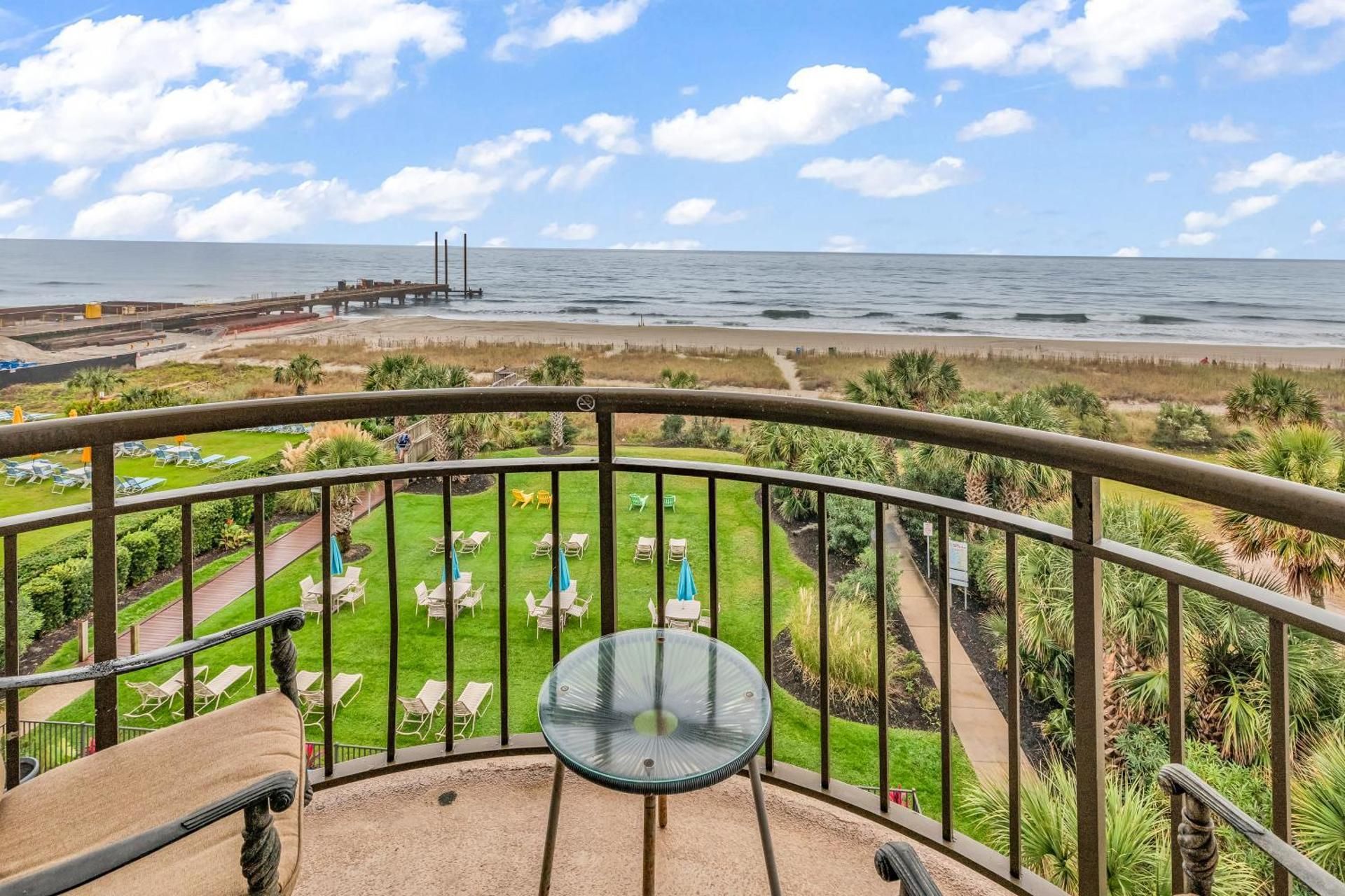 One-Bedroom Apartment with Balcony