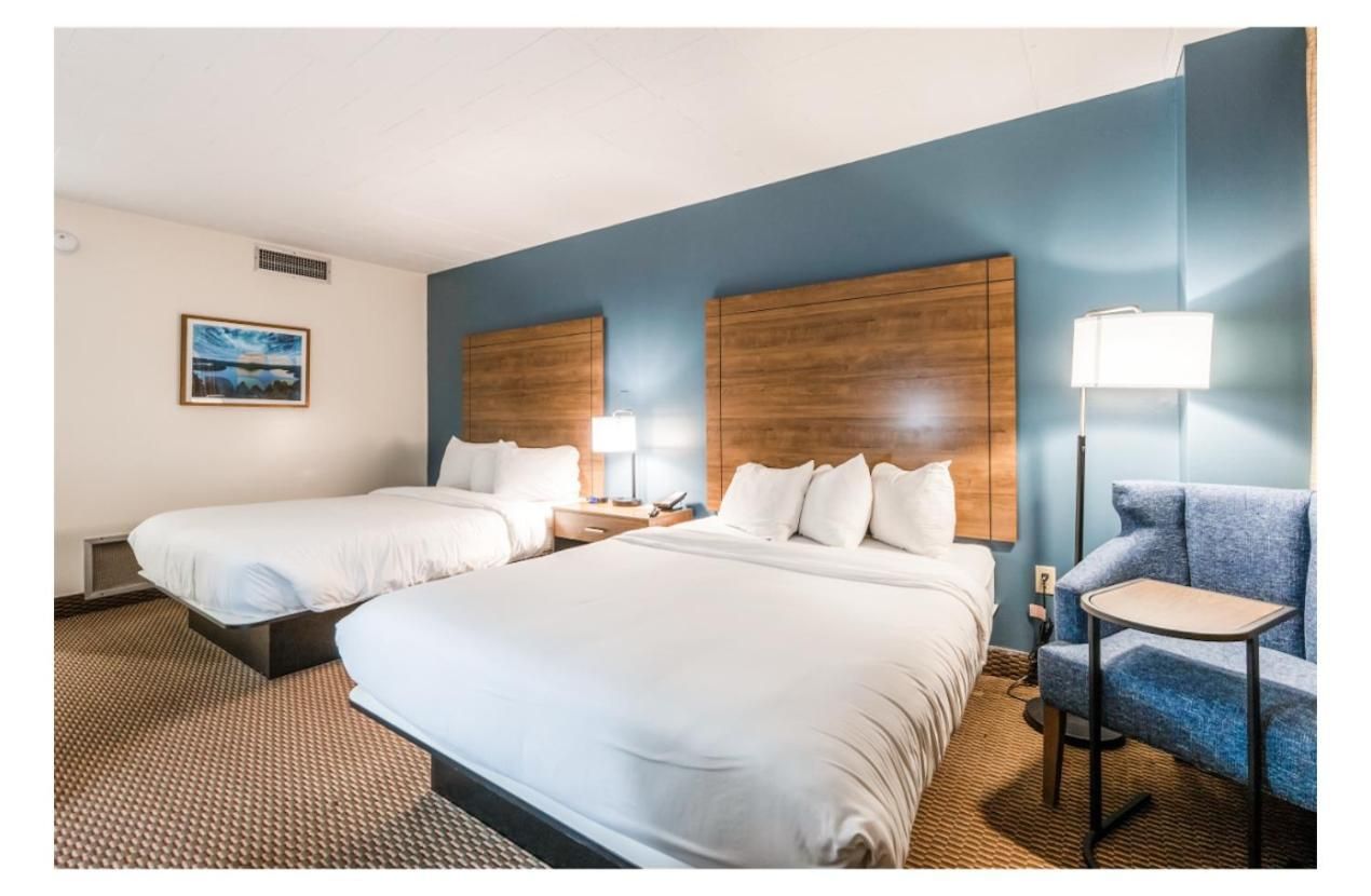 Queen Room with Pool View